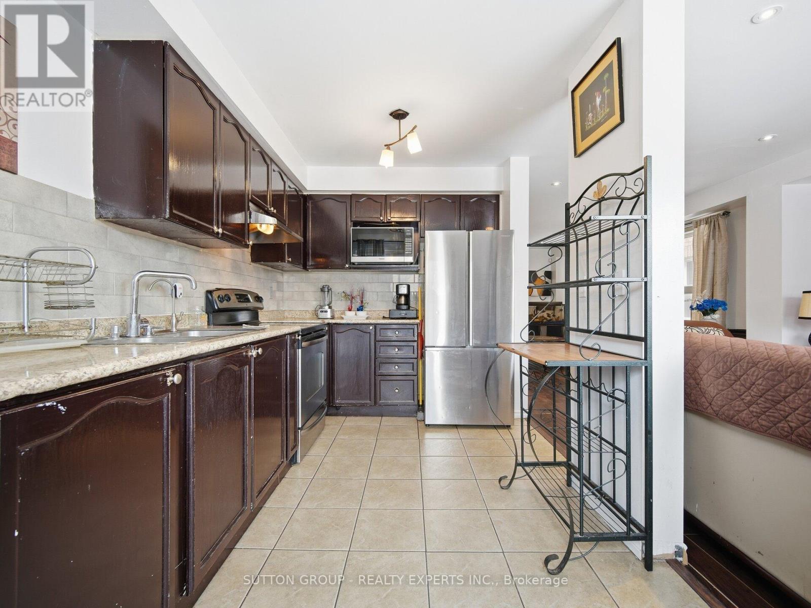 45 Ridgefield Court, Brampton, ON - Indoor Photo Showing Kitchen
