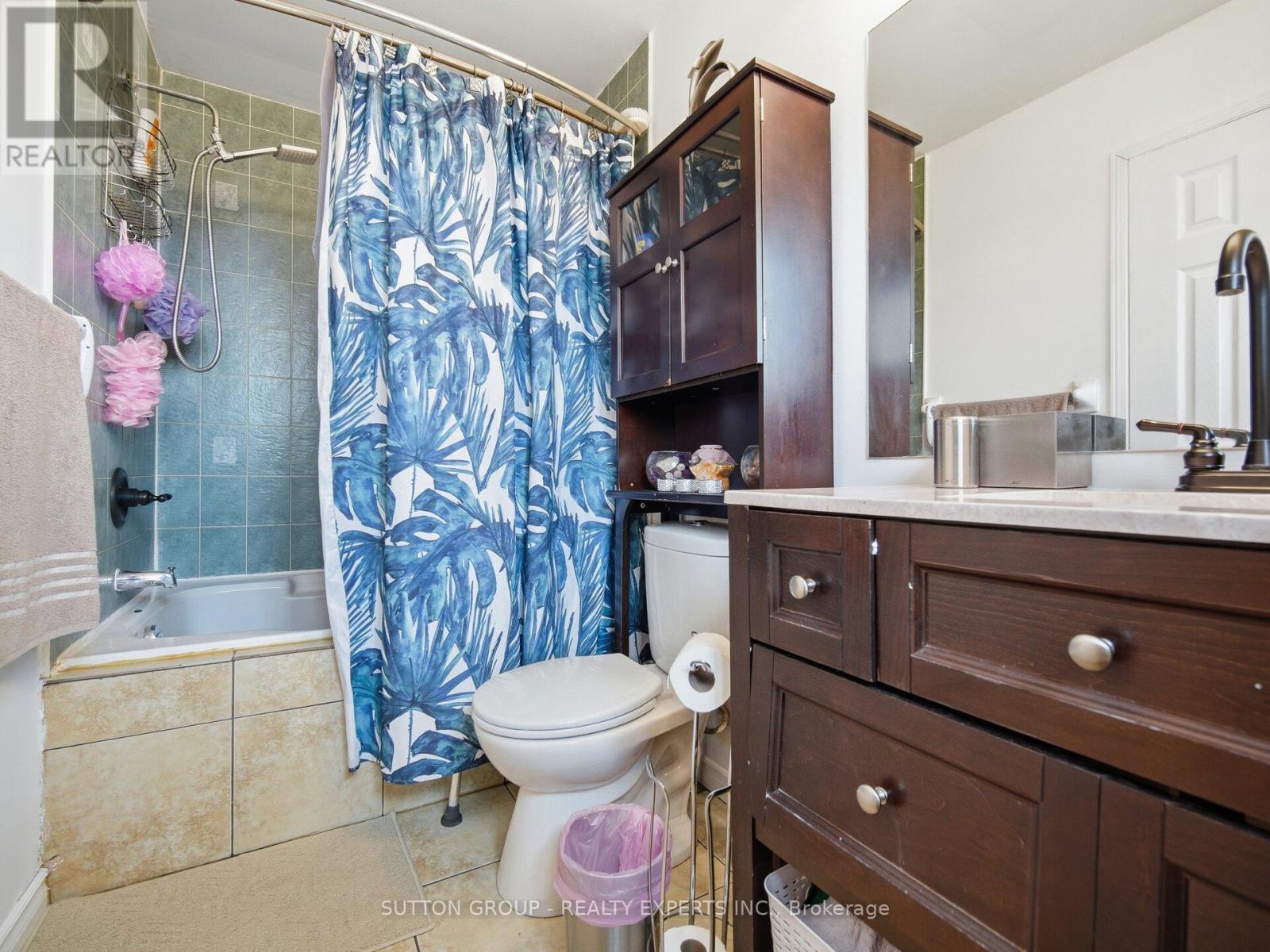 45 Ridgefield Court, Brampton, ON - Indoor Photo Showing Bathroom