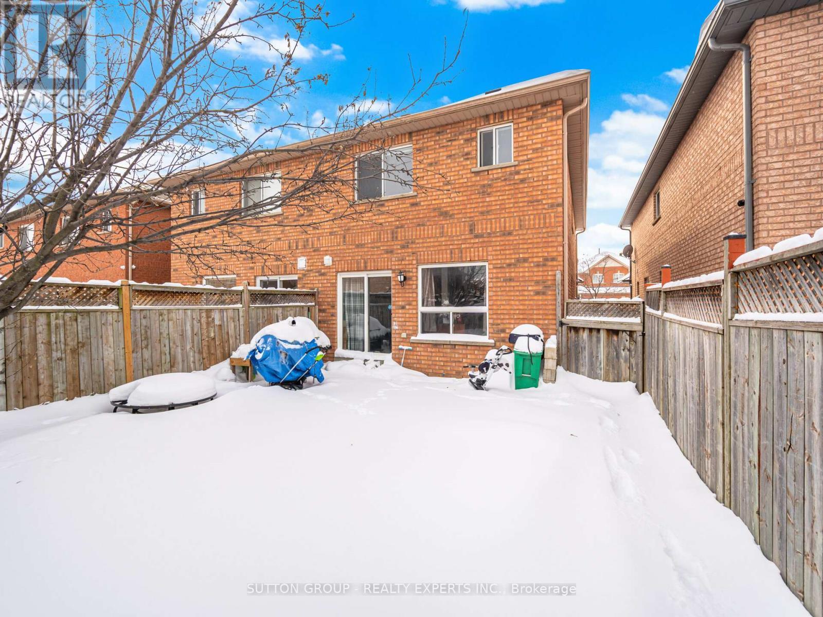 45 Ridgefield Court, Brampton, ON - Outdoor With Exterior