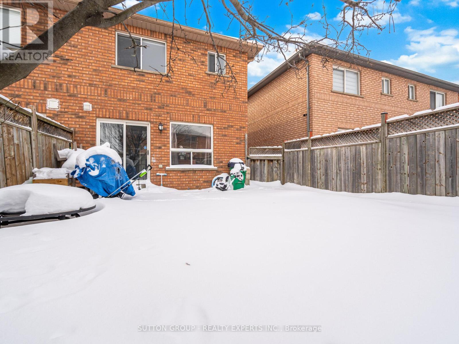 45 Ridgefield Court, Brampton, ON - Outdoor With Exterior