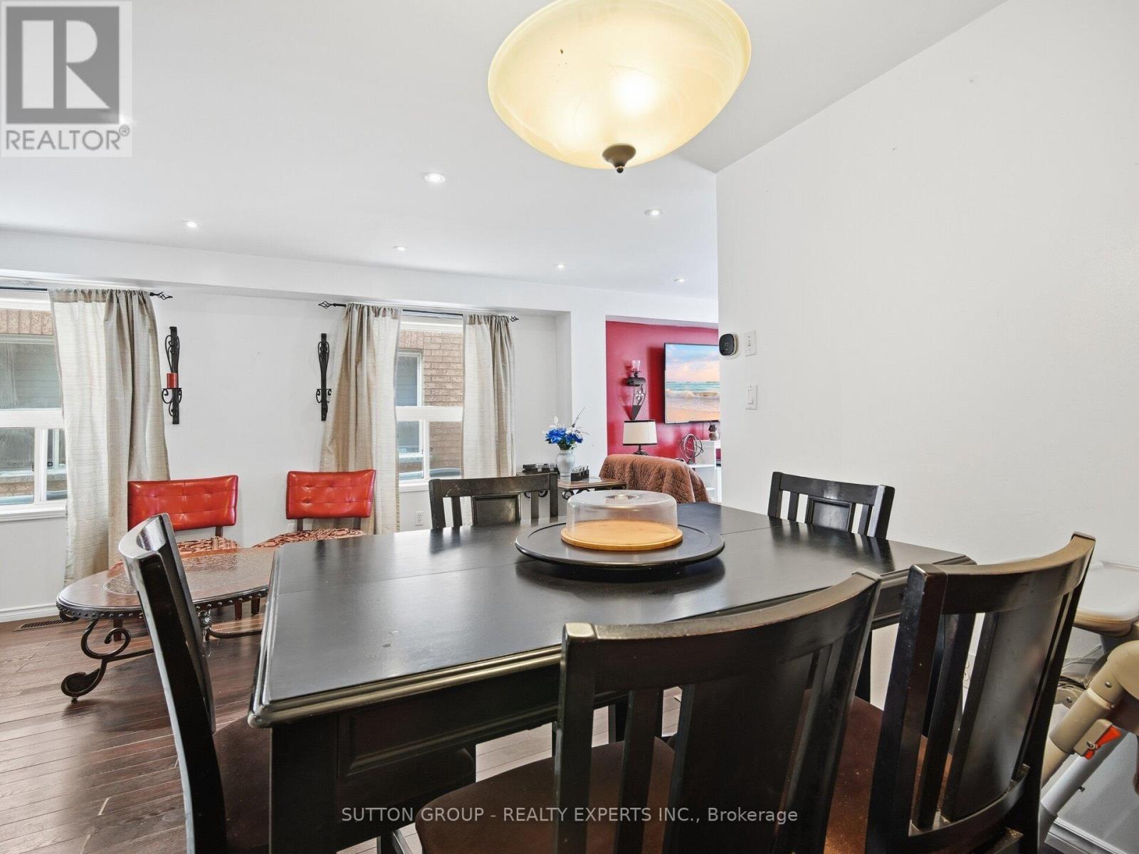 45 Ridgefield Court, Brampton, ON - Indoor Photo Showing Dining Room