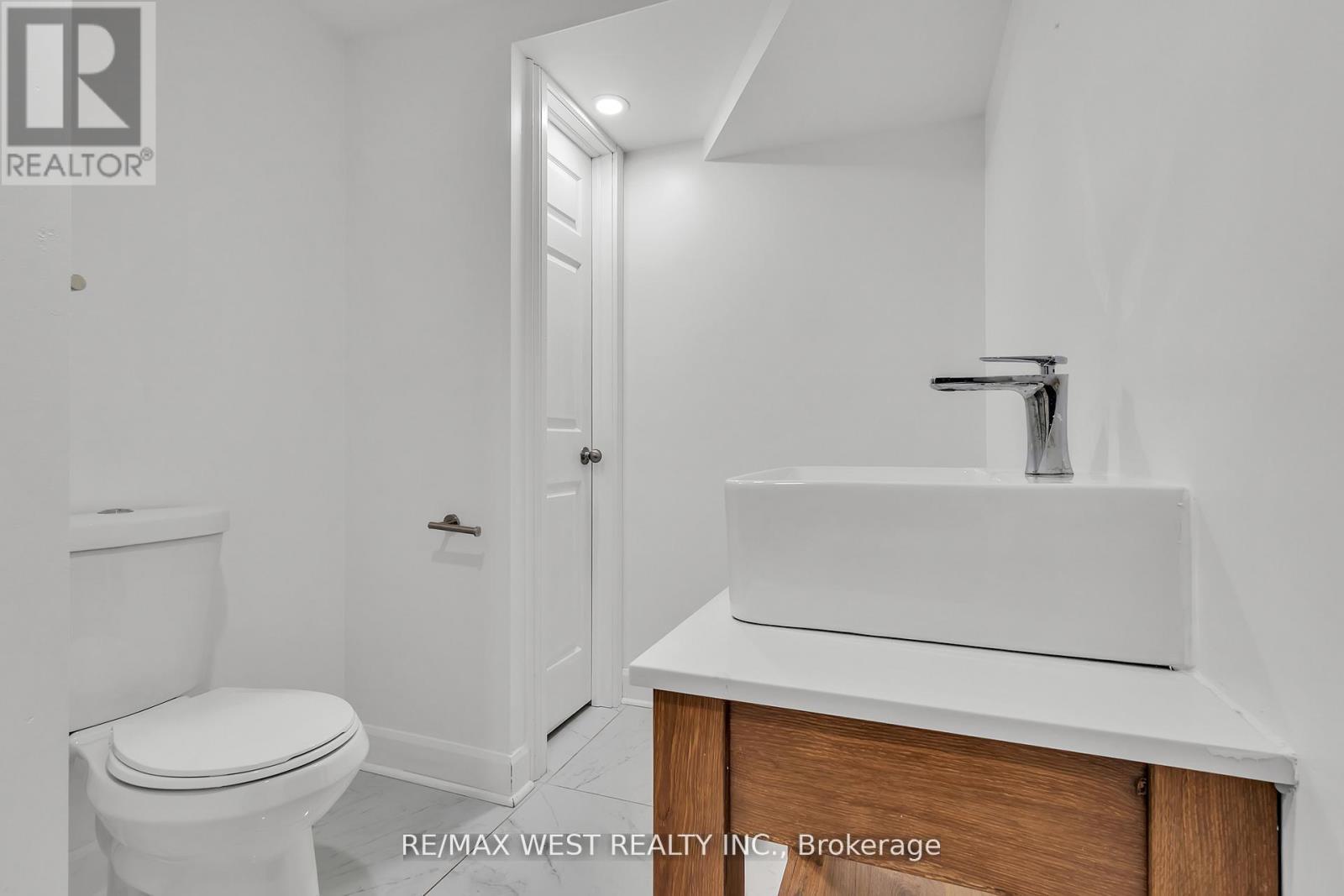3865 Allcroft Road, Mississauga, ON - Indoor Photo Showing Bathroom