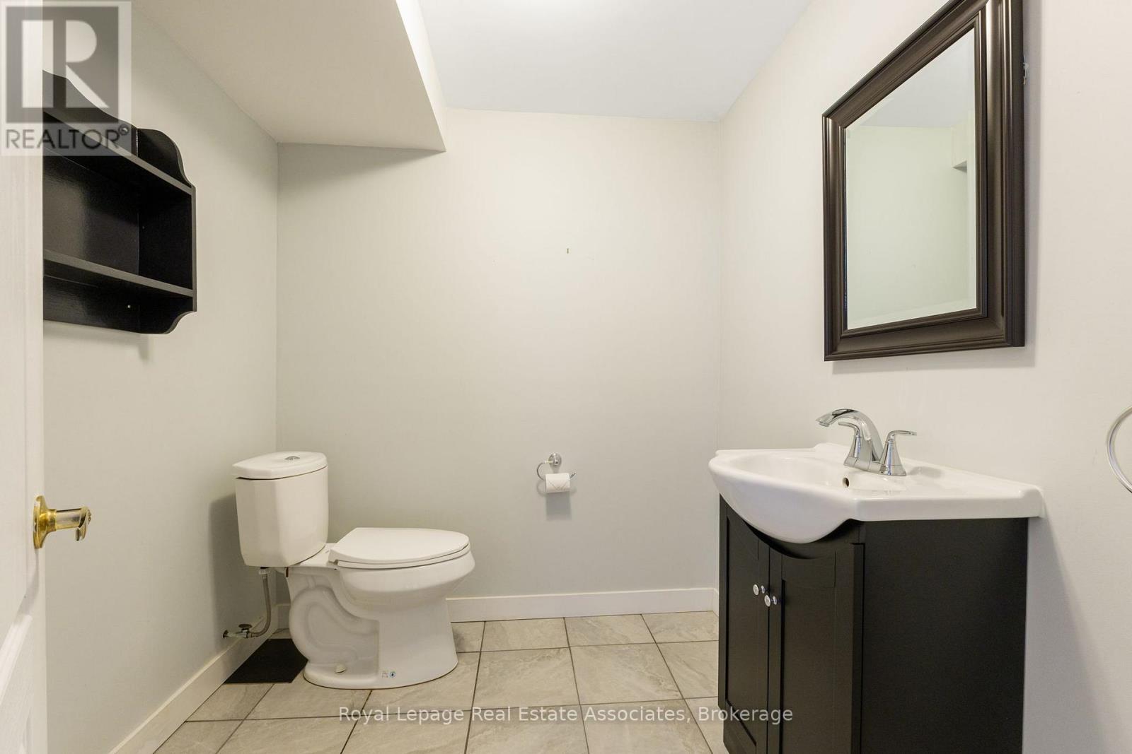 76 River Drive, Halton Hills, ON - Indoor Photo Showing Bathroom