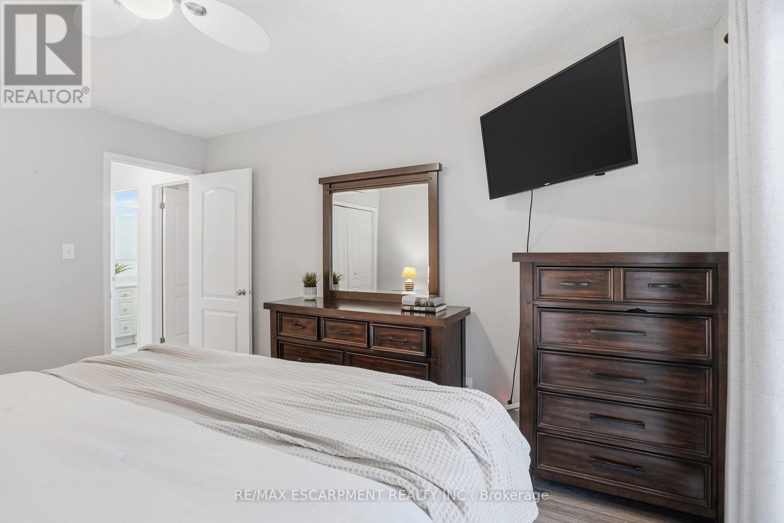 31 Galileo Boulevard, Brantford, ON - Indoor Photo Showing Bedroom