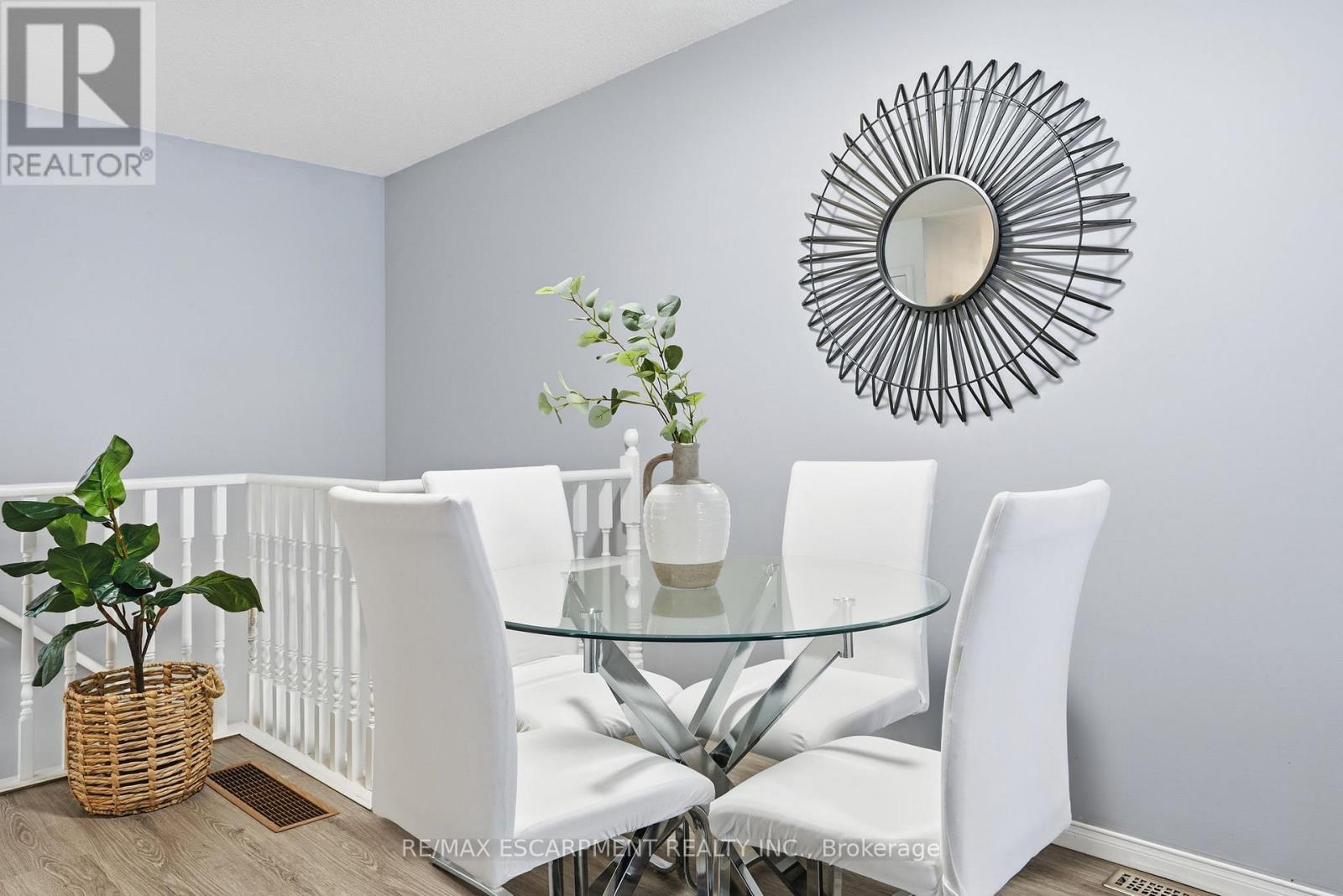 31 Galileo Boulevard, Brantford, ON - Indoor Photo Showing Dining Room