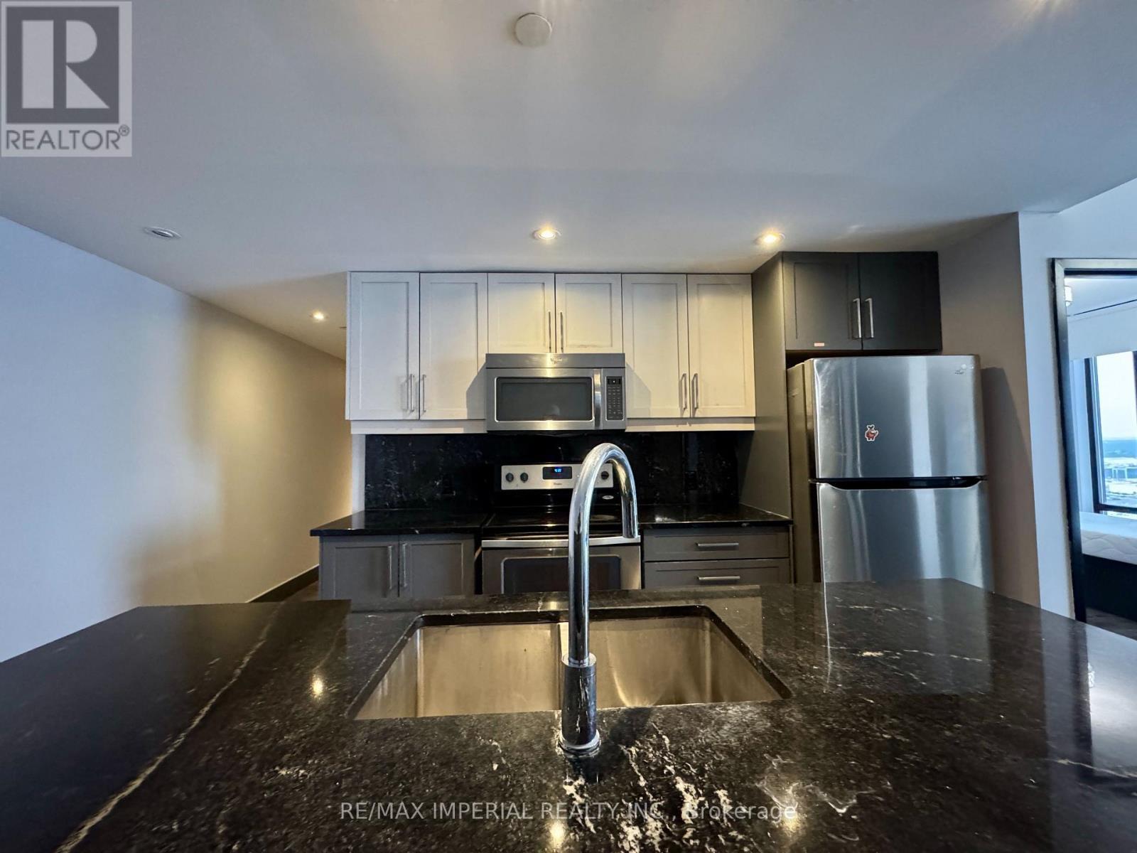 N2704 - 330 Phillip Street, Waterloo, ON - Indoor Photo Showing Kitchen With Upgraded Kitchen