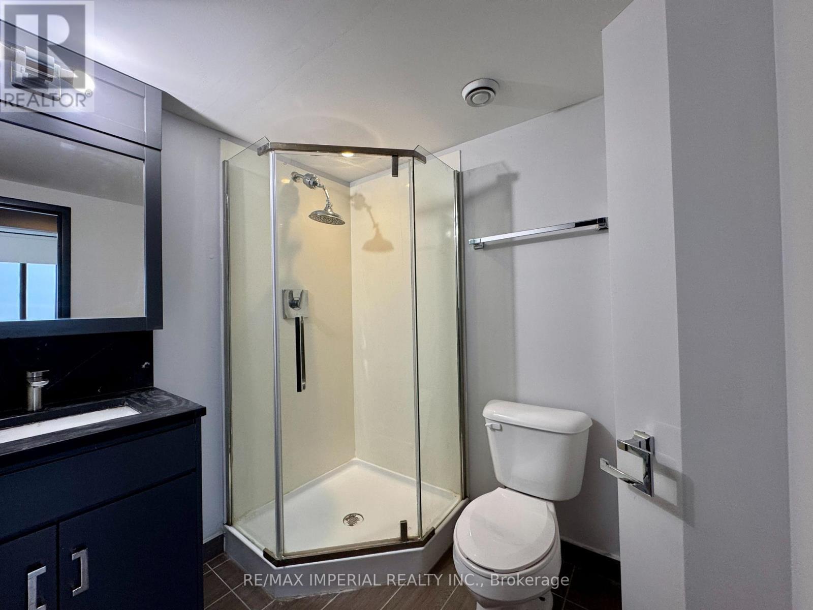 N2704 - 330 Phillip Street, Waterloo, ON - Indoor Photo Showing Bathroom