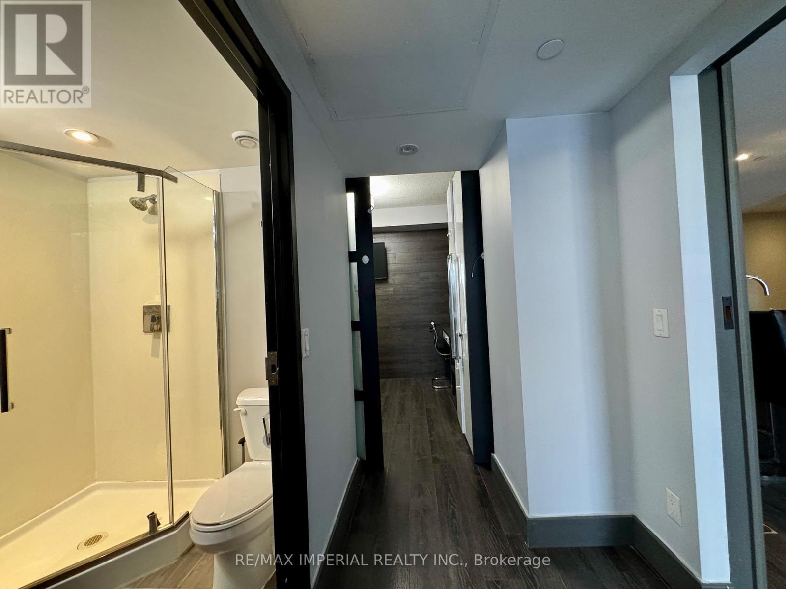 N2704 - 330 Phillip Street, Waterloo, ON - Indoor Photo Showing Bathroom