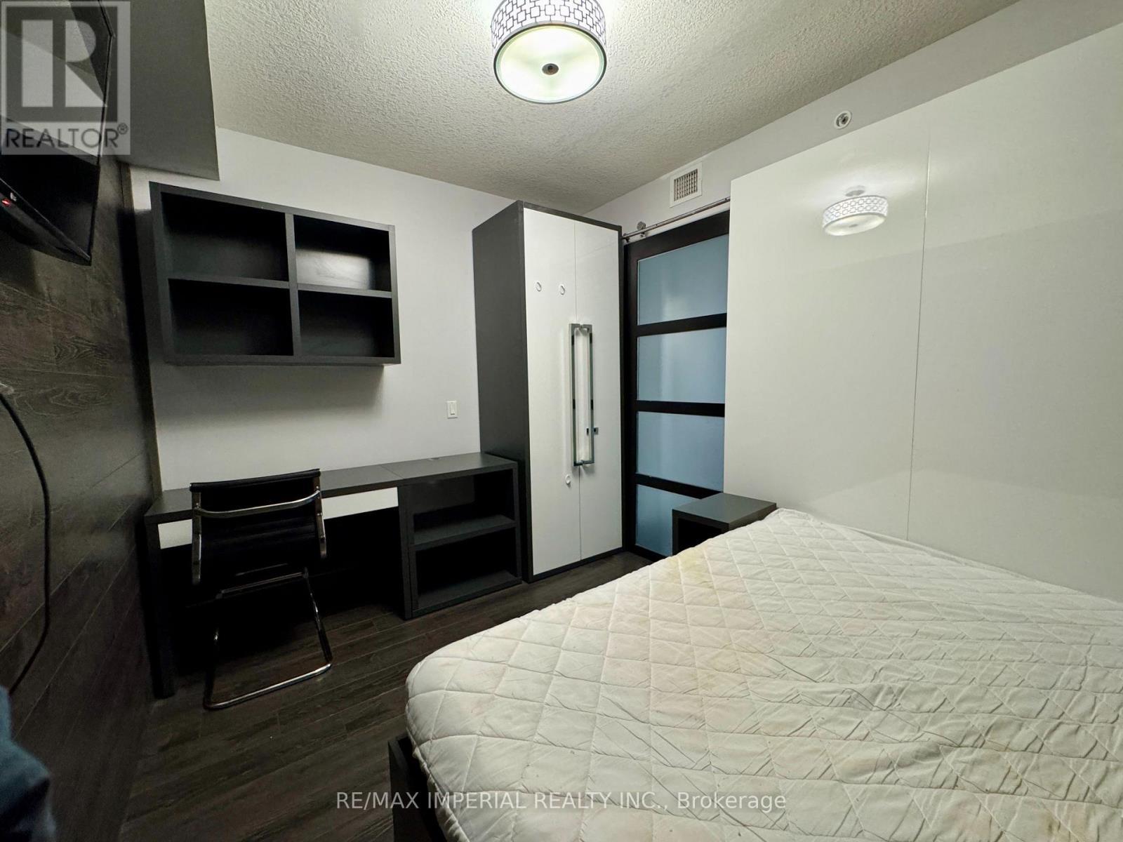 N2704 - 330 Phillip Street, Waterloo, ON - Indoor Photo Showing Bedroom