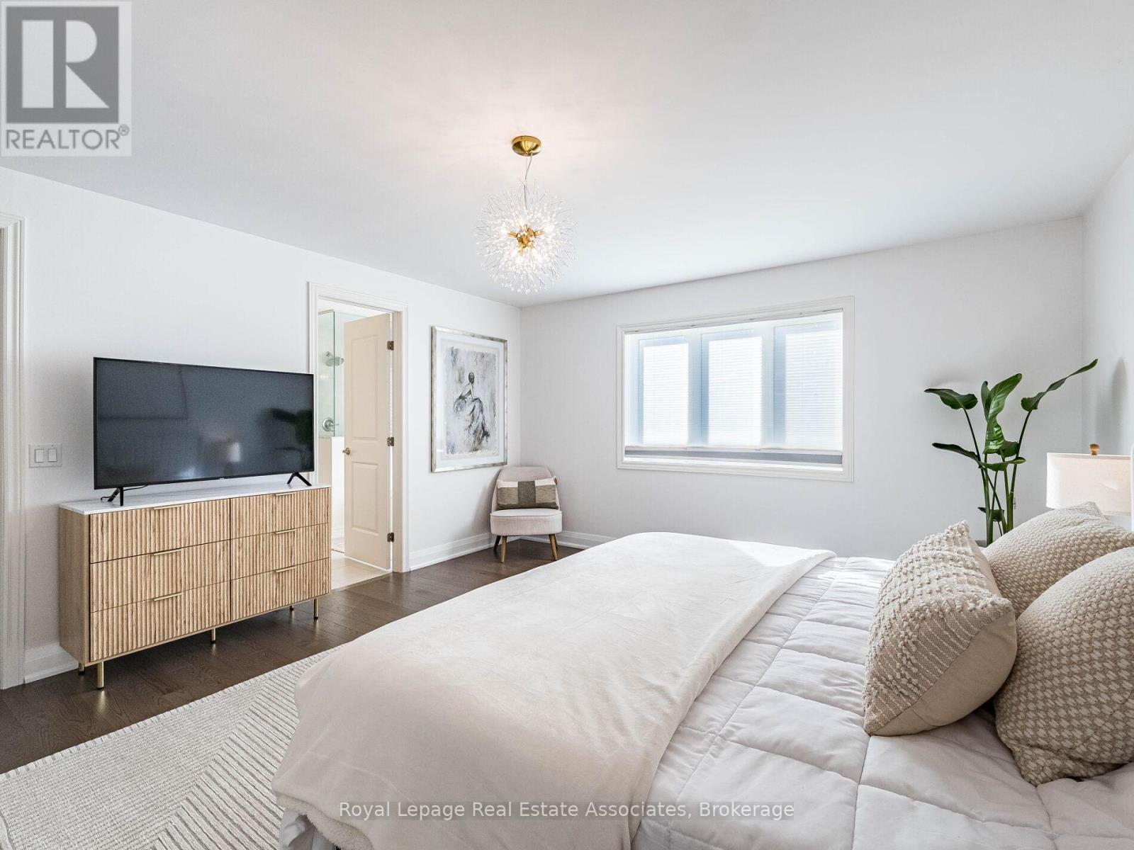 18 Heming Trail, Hamilton, ON - Indoor Photo Showing Bedroom