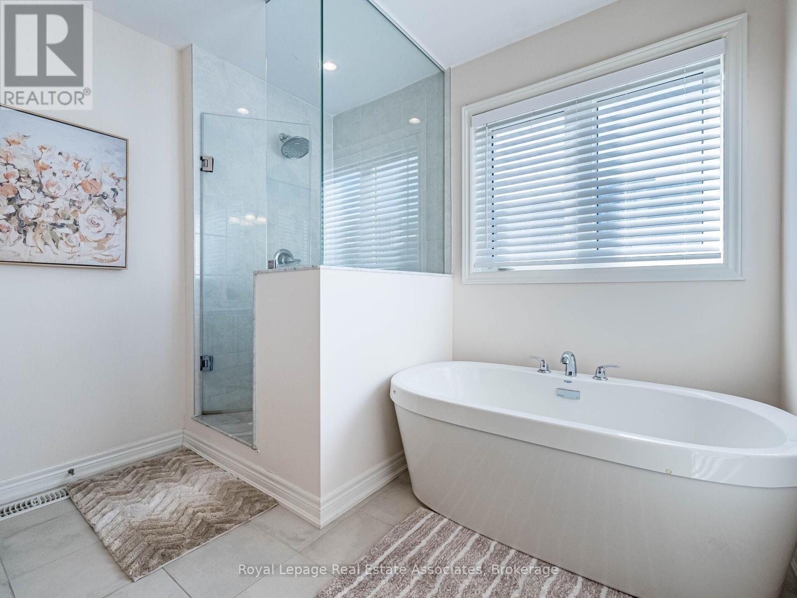 18 Heming Trail, Hamilton, ON - Indoor Photo Showing Bathroom