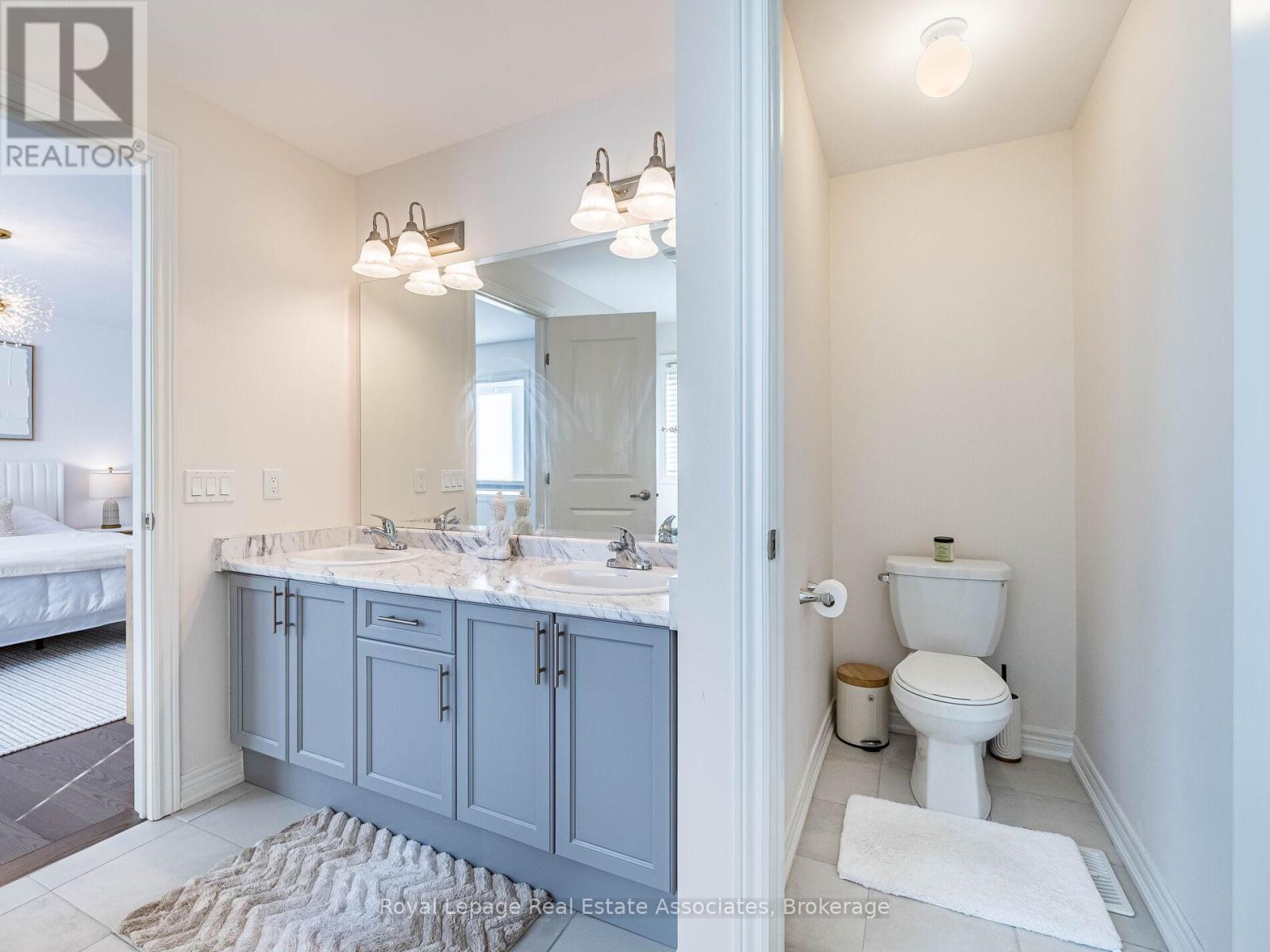 18 Heming Trail, Hamilton, ON - Indoor Photo Showing Bathroom