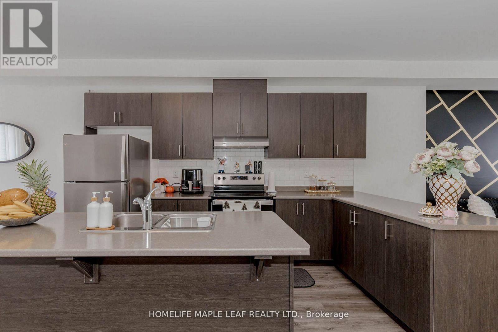 15 Bateson Street, Ajax, ON - Indoor Photo Showing Kitchen With Double Sink