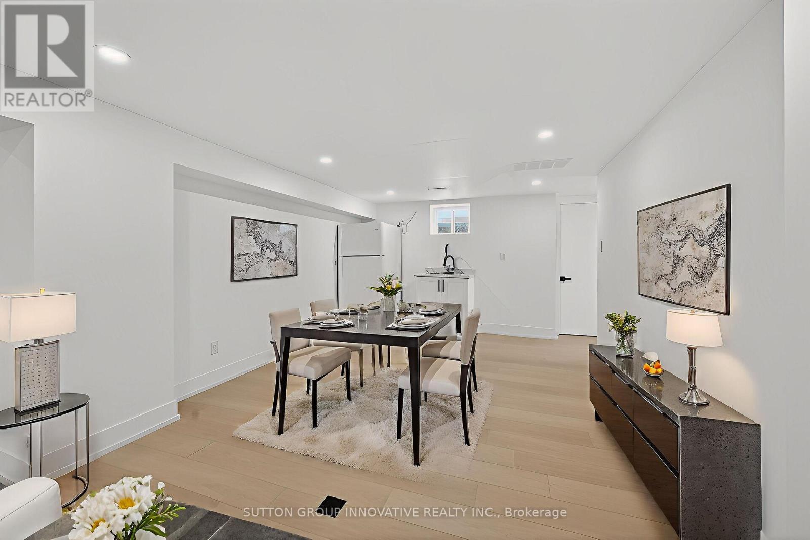 124 Corman Avenue, Hamilton, ON - Indoor Photo Showing Dining Room