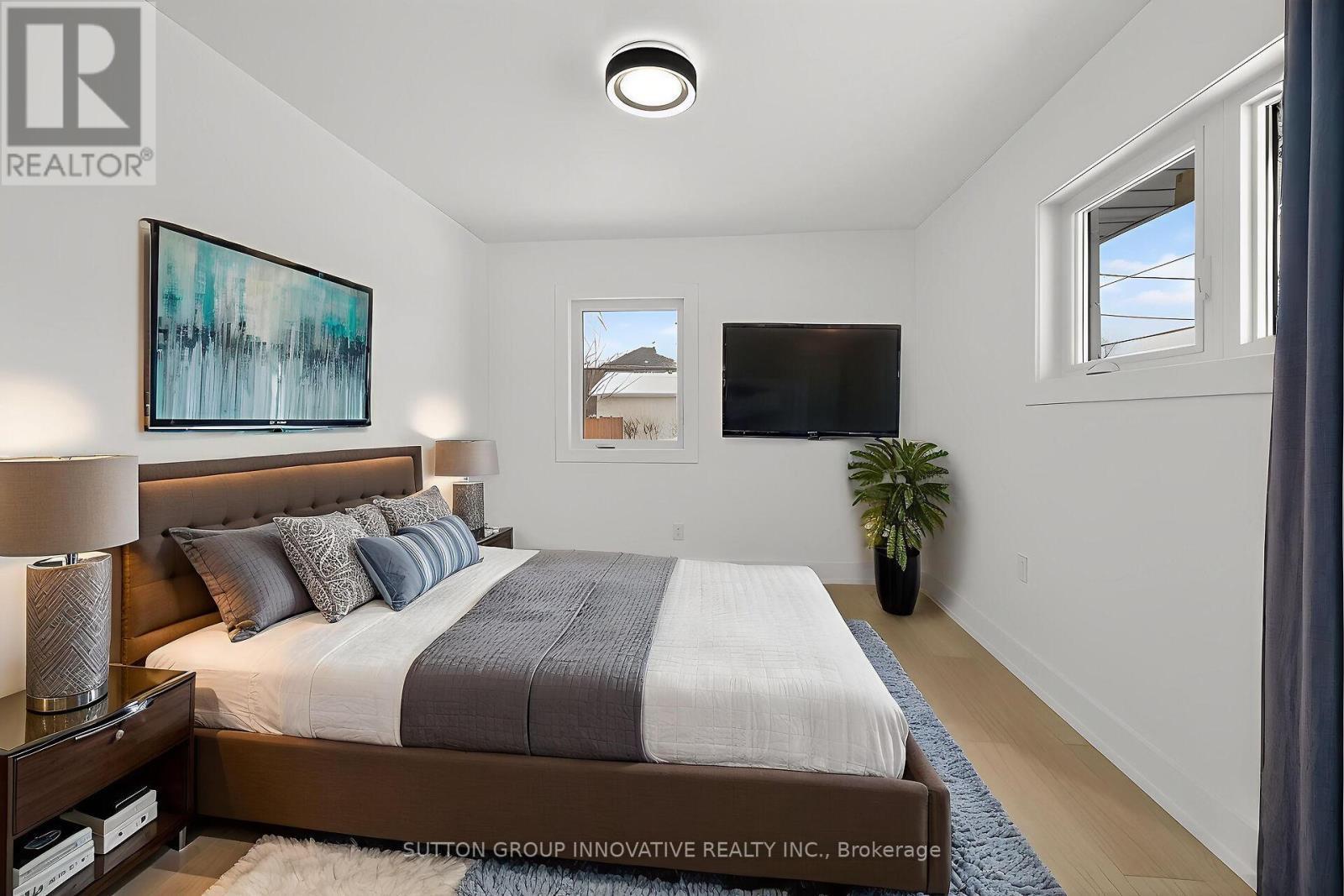 124 Corman Avenue, Hamilton, ON - Indoor Photo Showing Bedroom