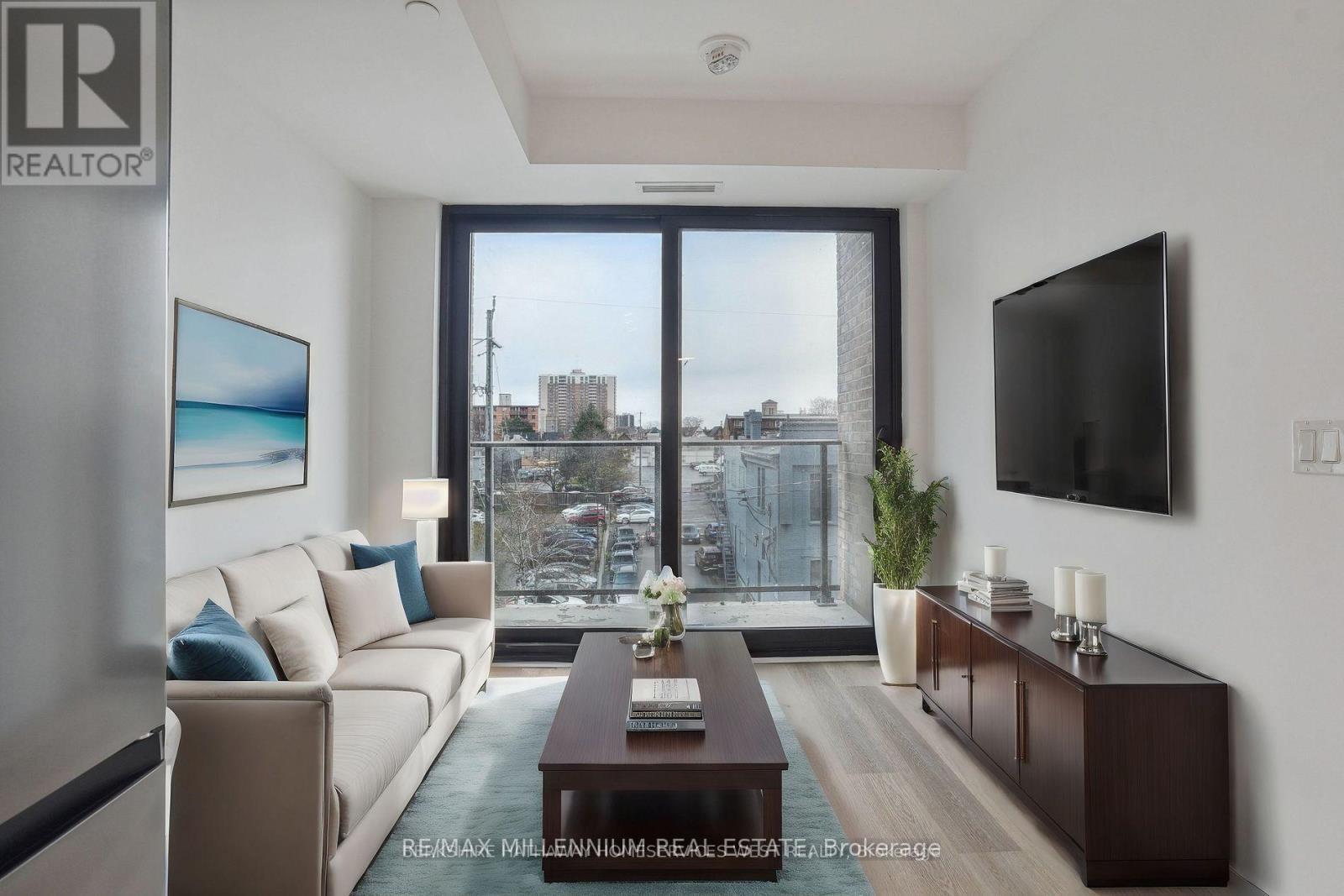 329 - 1 Jarvis Street, Hamilton, ON - Indoor Photo Showing Living Room