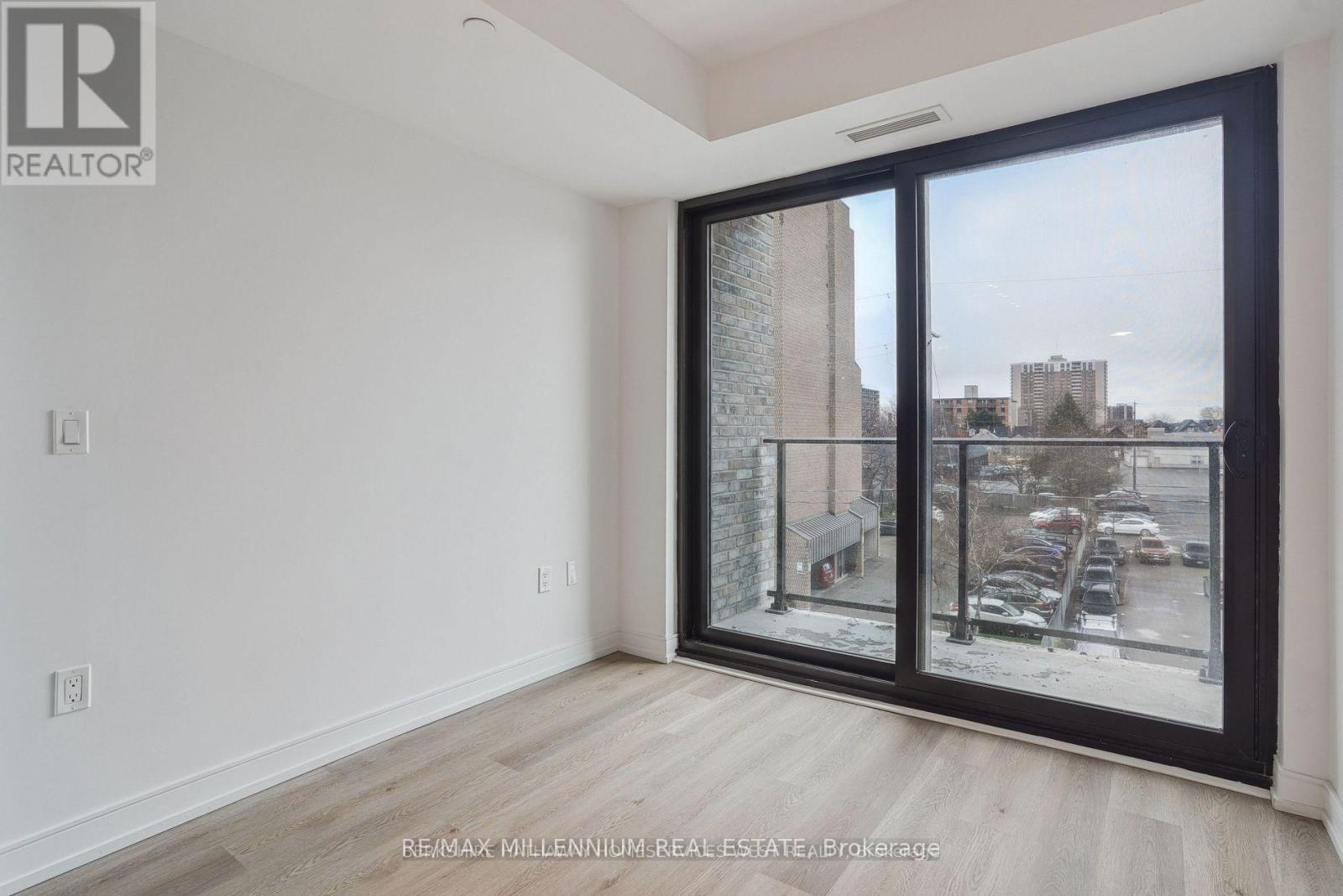 329 - 1 Jarvis Street, Hamilton, ON - Indoor Photo Showing Other Room