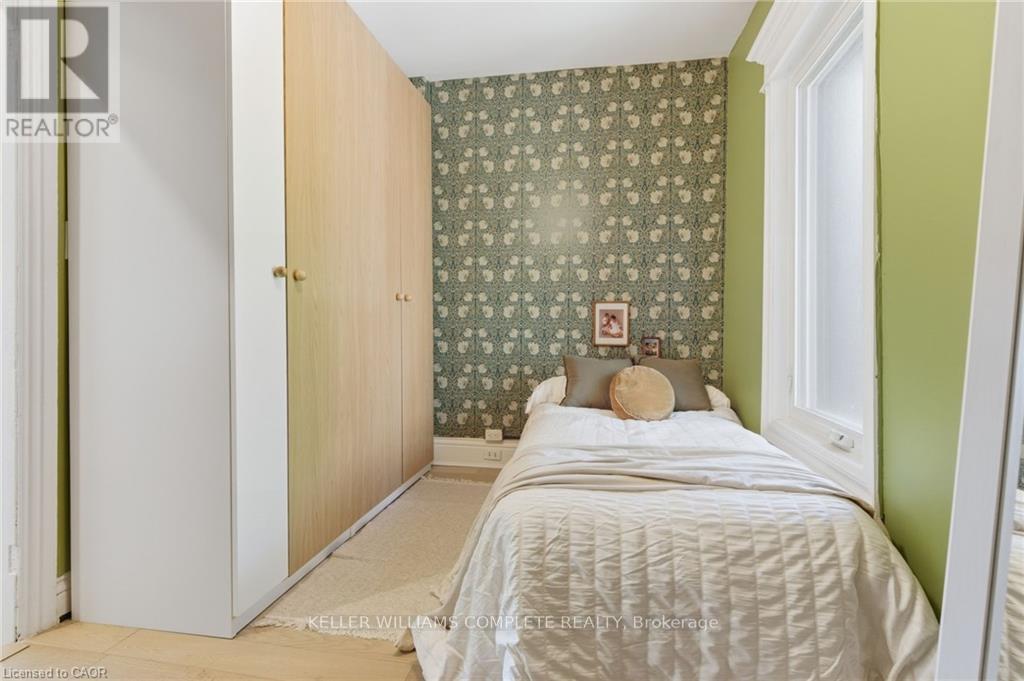48 Liberty Street, Hamilton, ON - Indoor Photo Showing Bedroom
