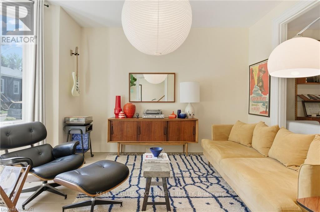 48 Liberty Street, Hamilton, ON - Indoor Photo Showing Living Room