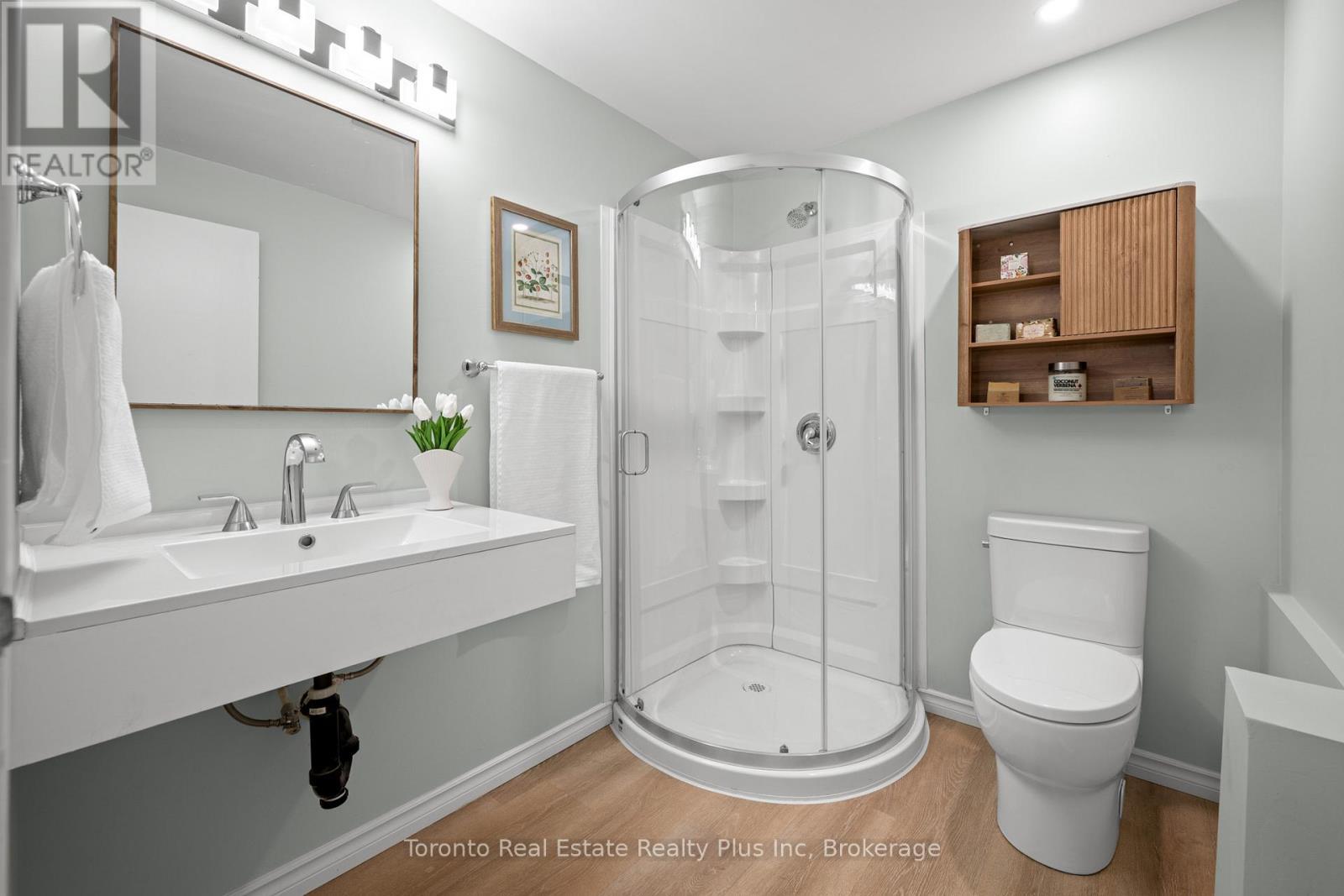 528 Greenbrook Drive, Kitchener, ON - Indoor Photo Showing Bathroom