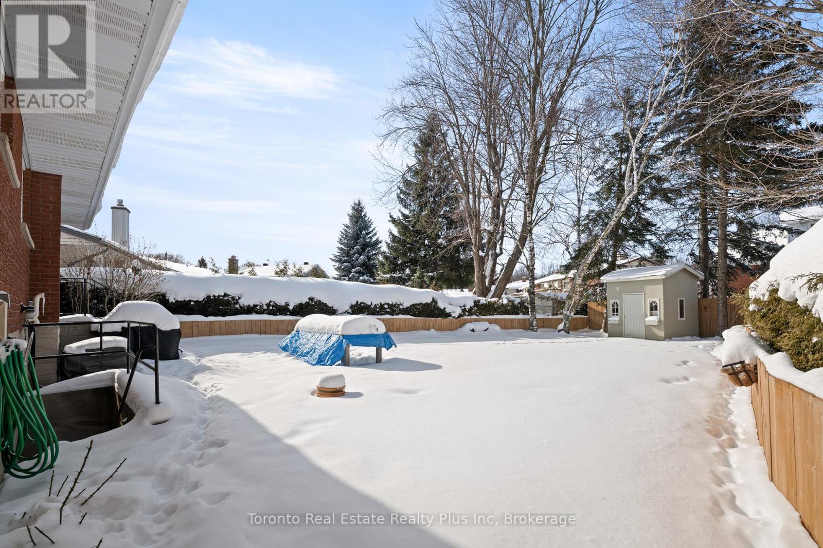 528 Greenbrook Drive, Kitchener, ON - Outdoor