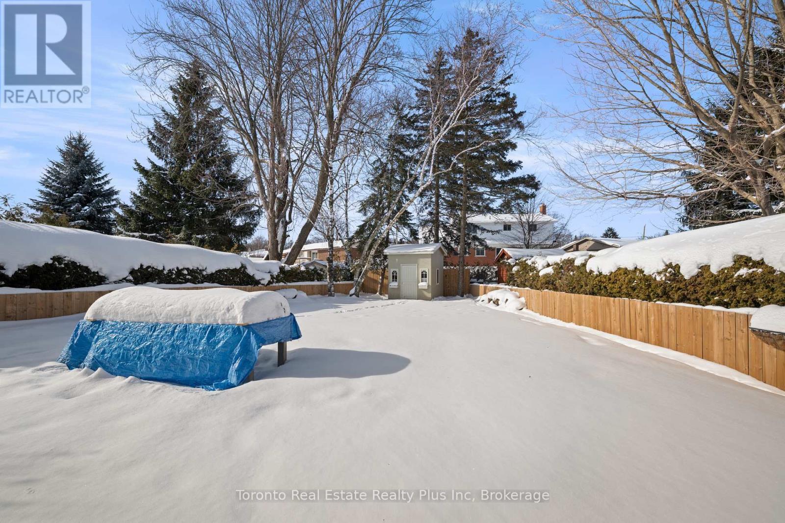 528 Greenbrook Drive, Kitchener, ON - Outdoor