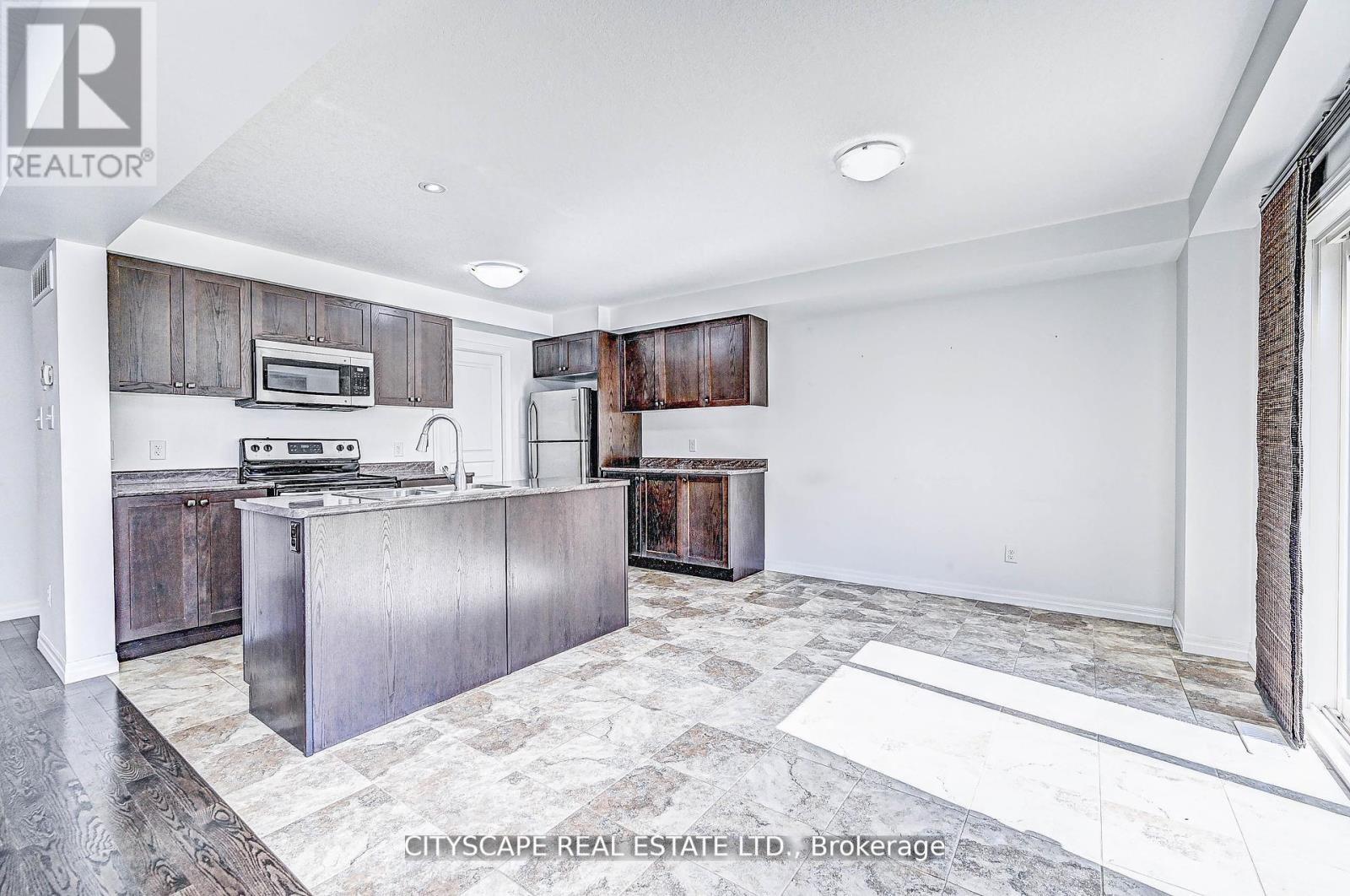 6 Castlebay Street, Kitchener, ON - Indoor Photo Showing Kitchen