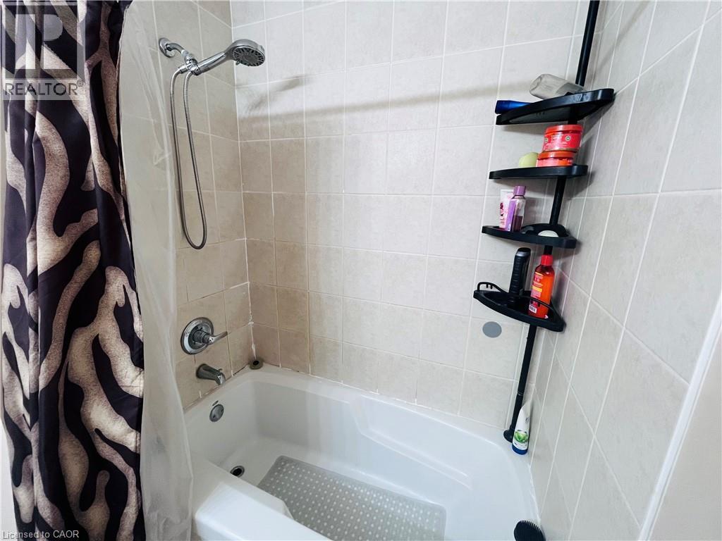 5053 Bidwell Common, Burlington, ON - Indoor Photo Showing Bathroom