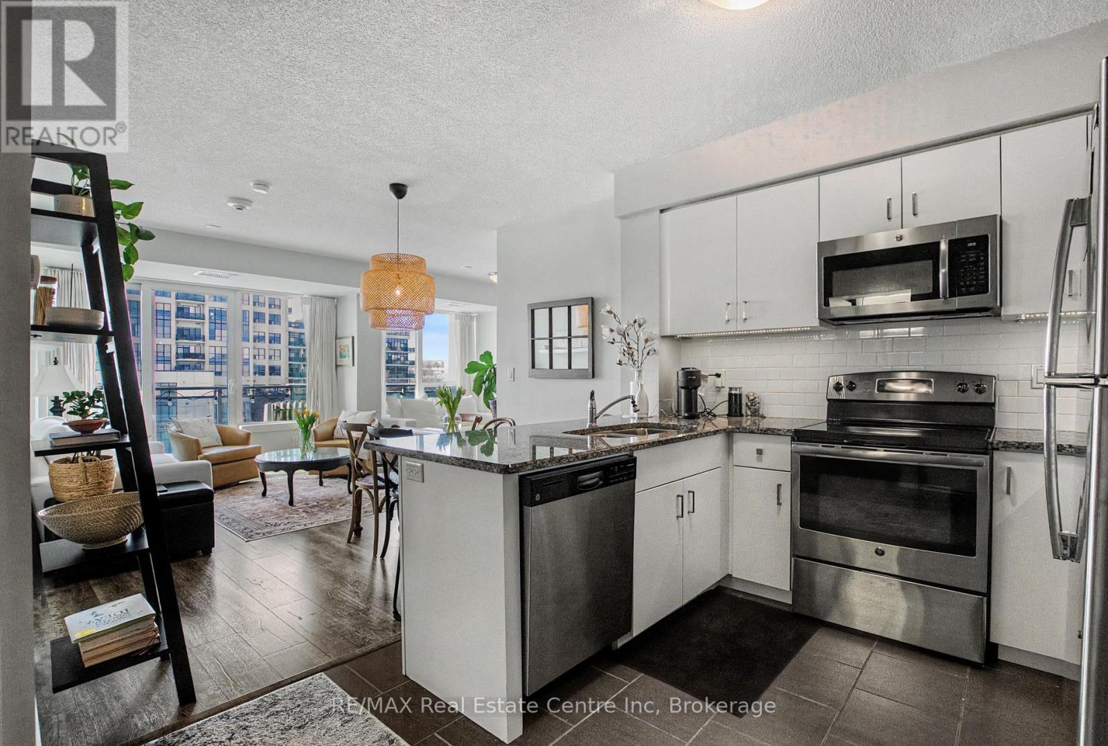 505 - 53 Arthur Street S, Guelph (St. Patrick'S Ward), ON - Indoor Photo Showing Kitchen With Upgraded Kitchen