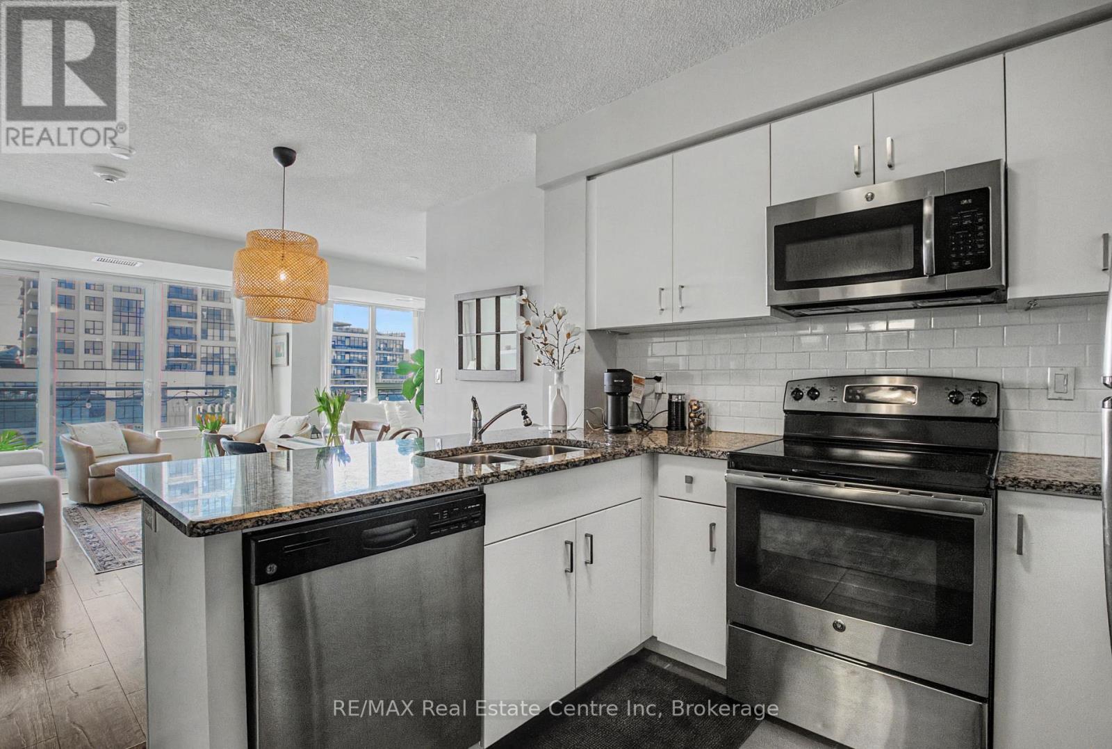 505 - 53 Arthur Street S, Guelph (St. Patrick'S Ward), ON - Indoor Photo Showing Kitchen With Double Sink With Upgraded Kitchen