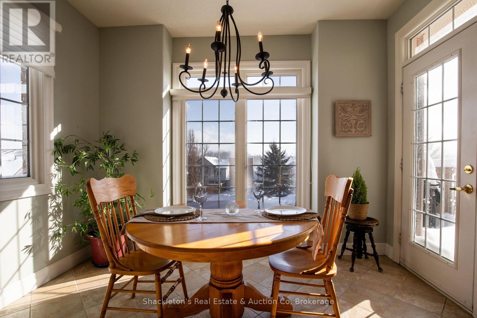 4 - 165 Chandos Drive, Kitchener, ON - Indoor Photo Showing Dining Room
