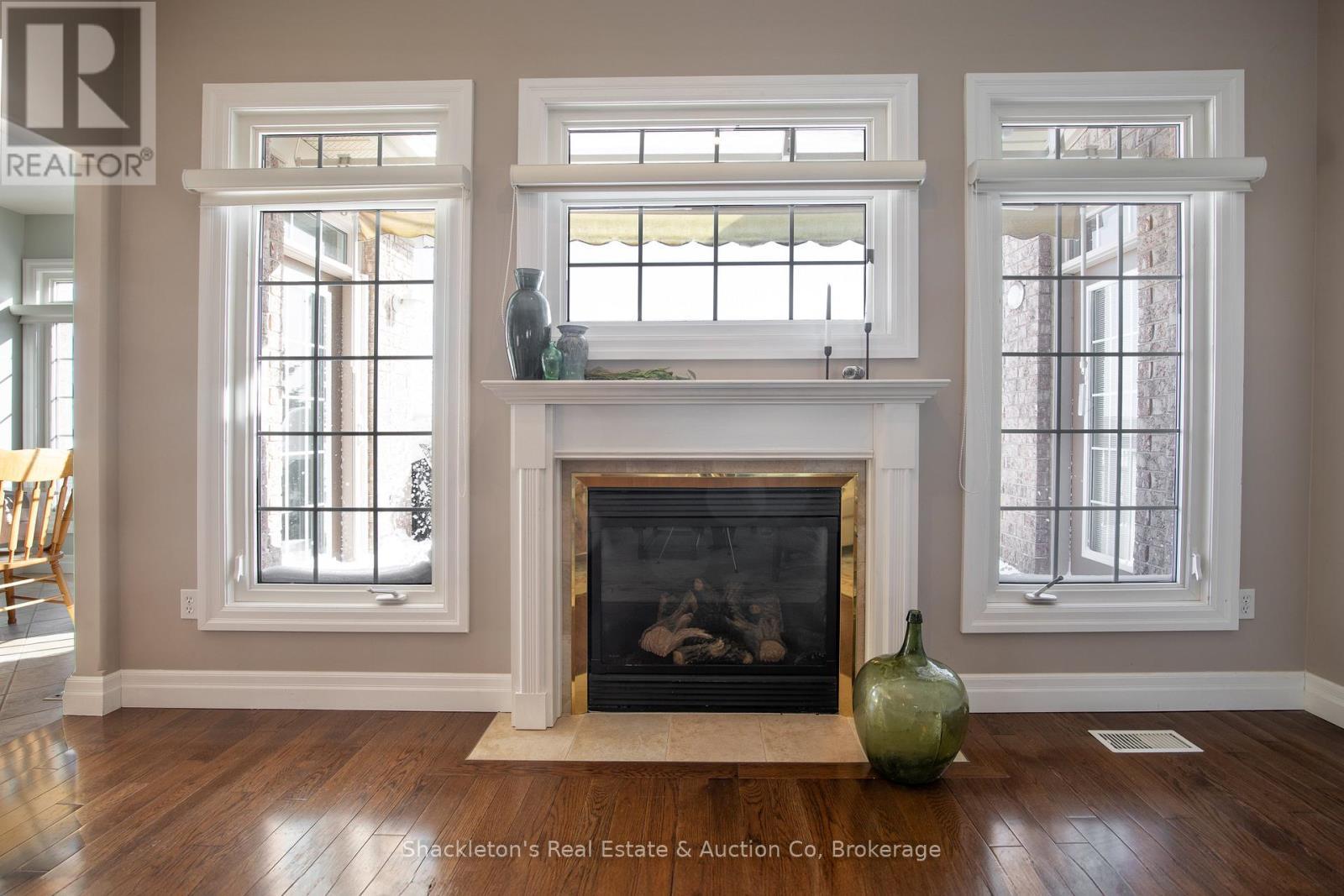 4 - 165 Chandos Drive, Kitchener, ON - Indoor Photo Showing Living Room With Fireplace