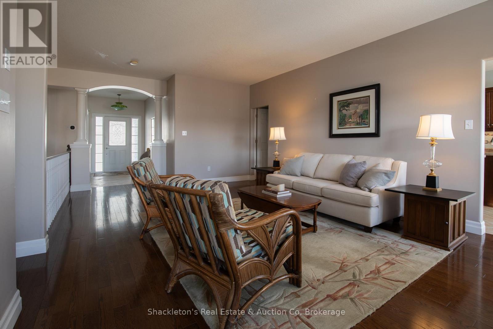 4 - 165 Chandos Drive, Kitchener, ON - Indoor Photo Showing Living Room