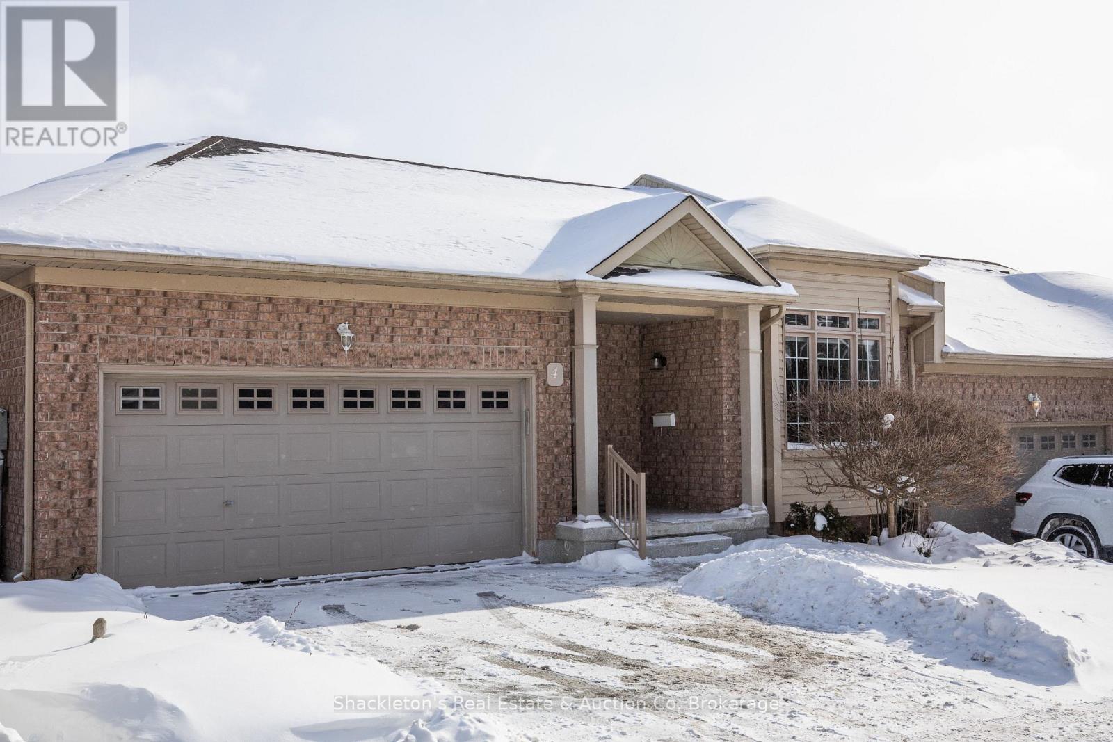 4 - 165 Chandos Drive, Kitchener, ON - Outdoor