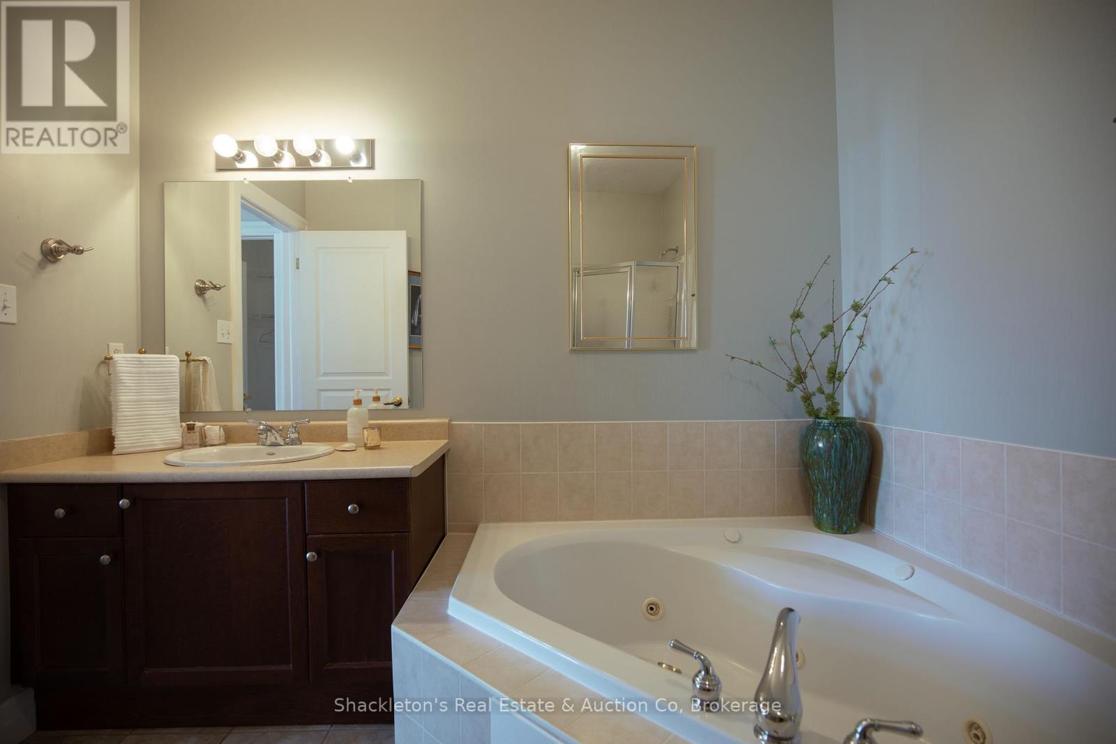 4 - 165 Chandos Drive, Kitchener, ON - Indoor Photo Showing Bathroom