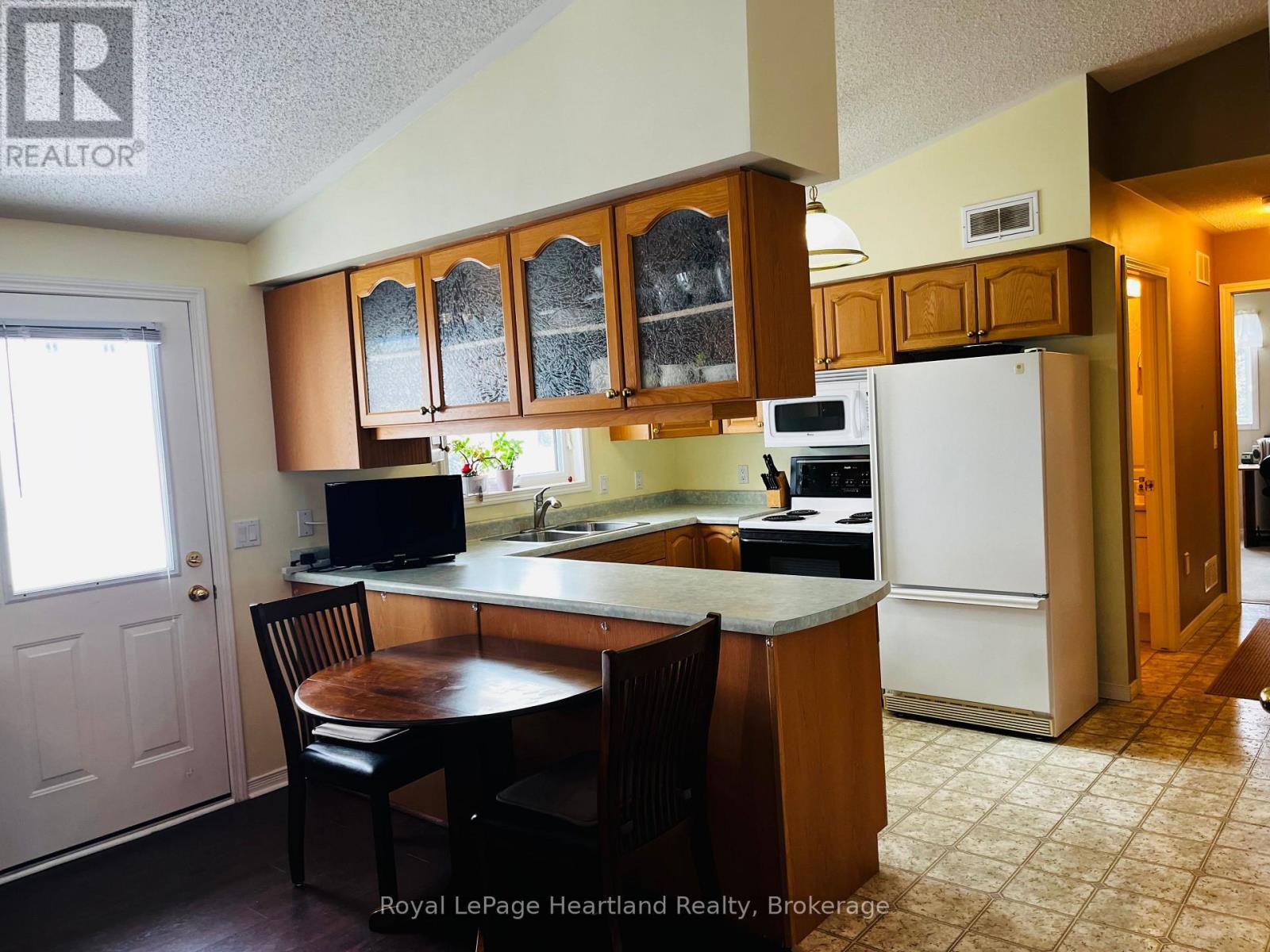 19 - 30 Ann Street, St. Marys, ON - Indoor Photo Showing Kitchen With Double Sink
