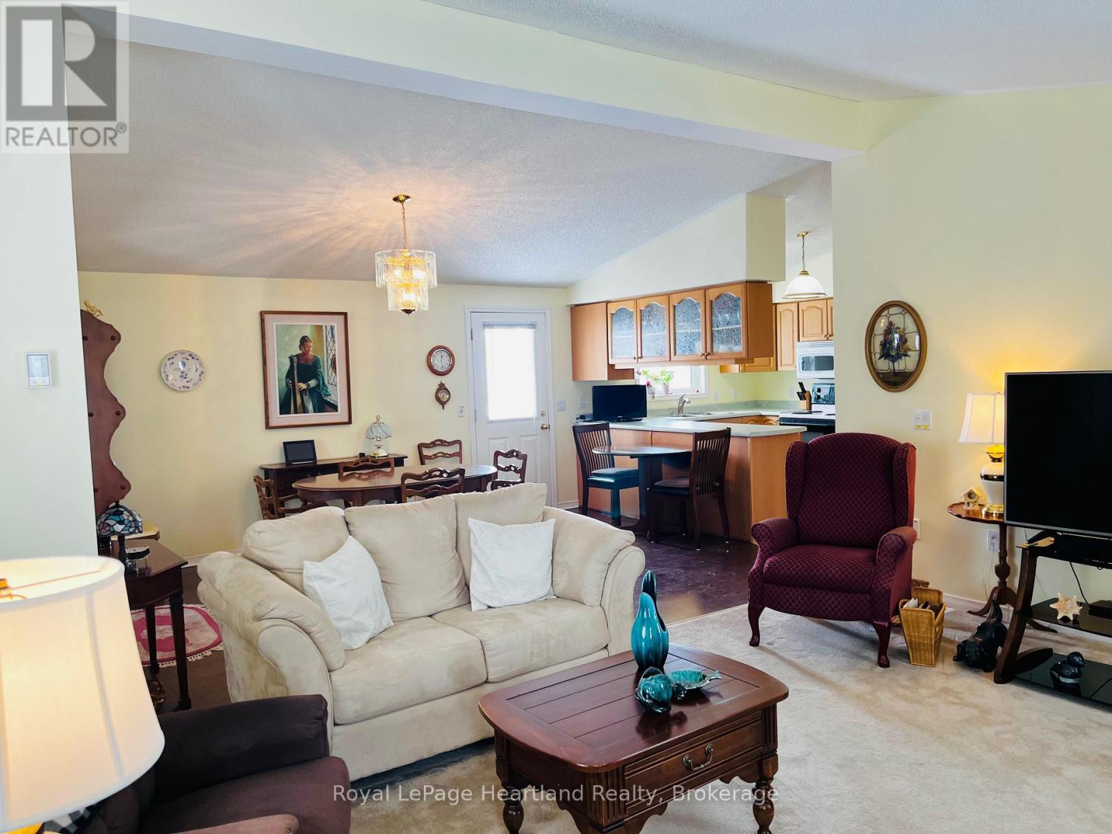 19 - 30 Ann Street, St. Marys, ON - Indoor Photo Showing Living Room
