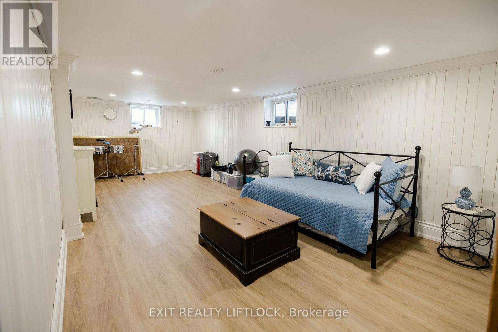 108 Stoney Point Road S, Brighton, ON - Indoor Photo Showing Bedroom