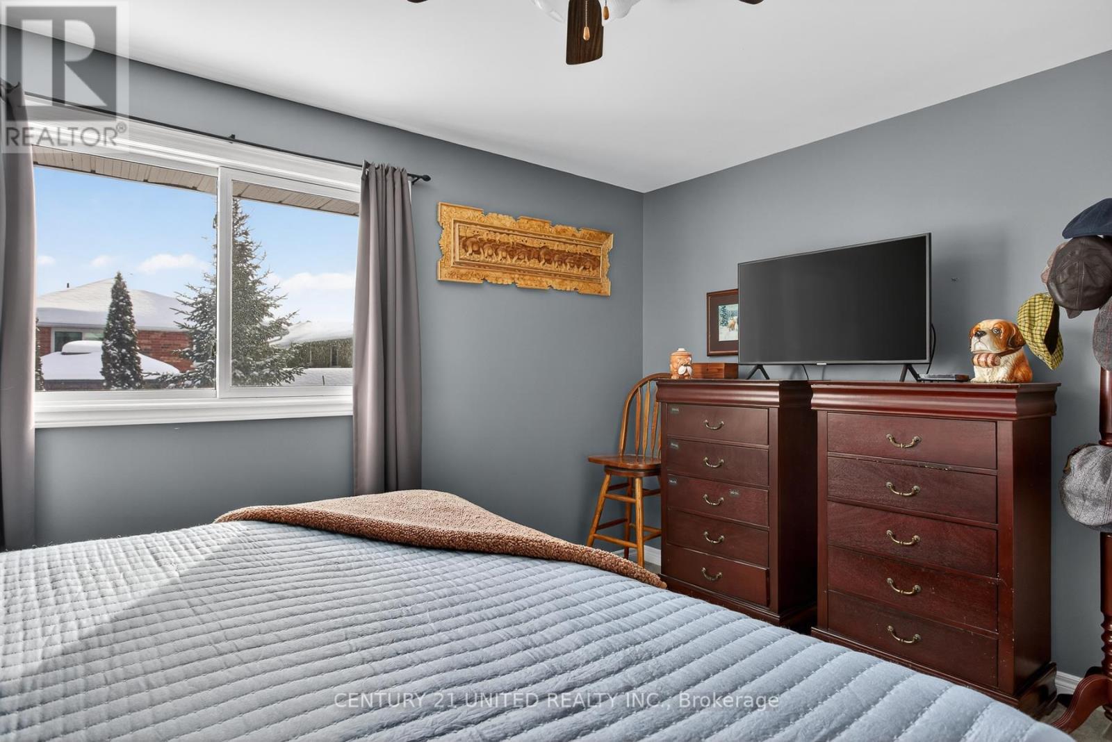 2635 Foxmeadow Road, Peterborough (Ashburnham Ward 4), ON - Indoor Photo Showing Bedroom