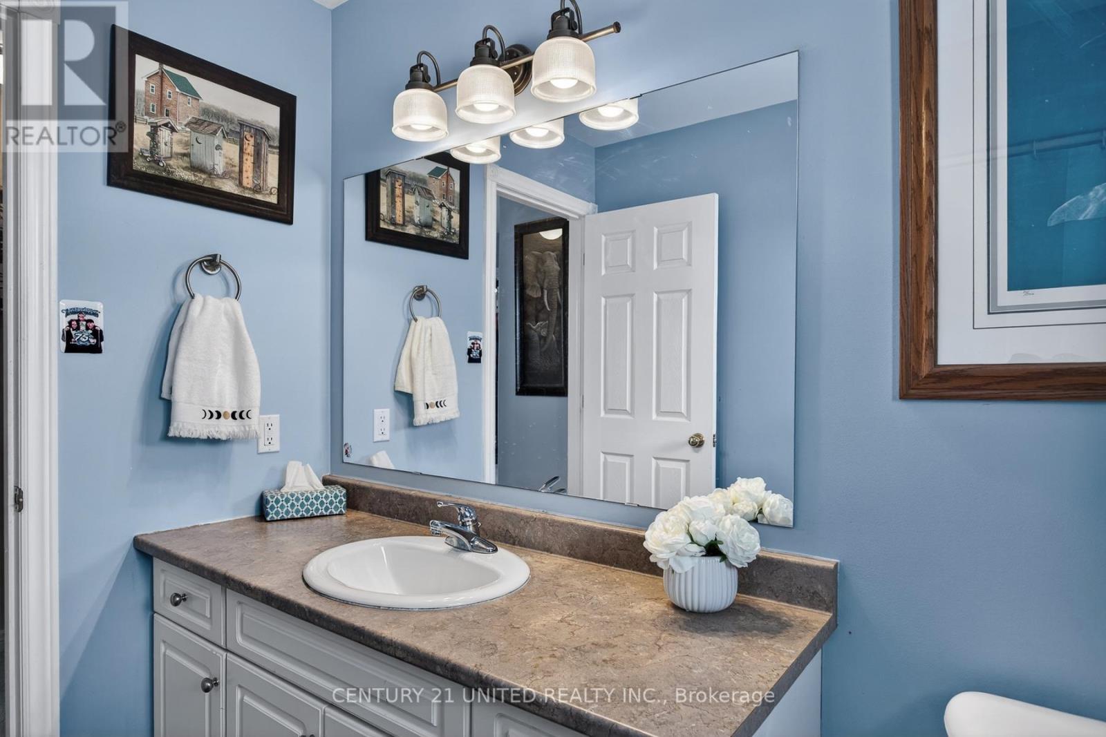 2635 Foxmeadow Road, Peterborough (Ashburnham Ward 4), ON - Indoor Photo Showing Bathroom