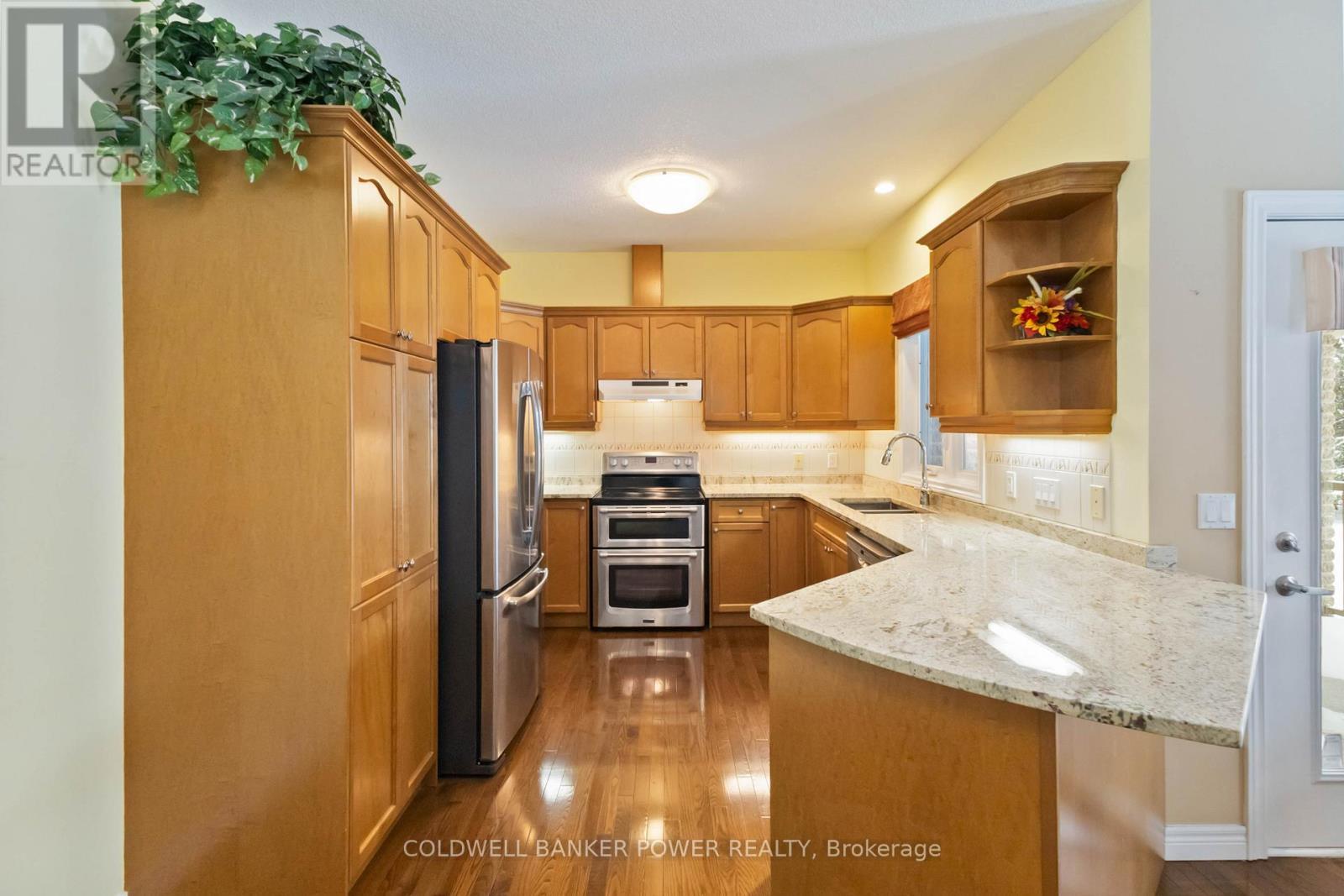 5 - 2295 Kains Road, London South (South A), ON - Indoor Photo Showing Kitchen
