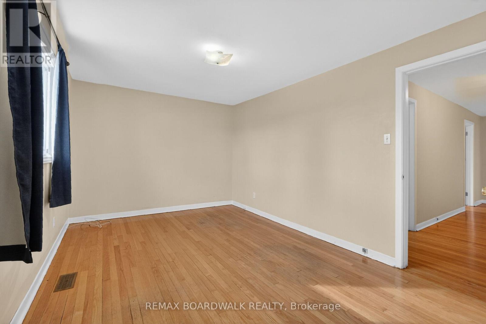 2666 Regina Street, Ottawa, ON - Indoor Photo Showing Other Room