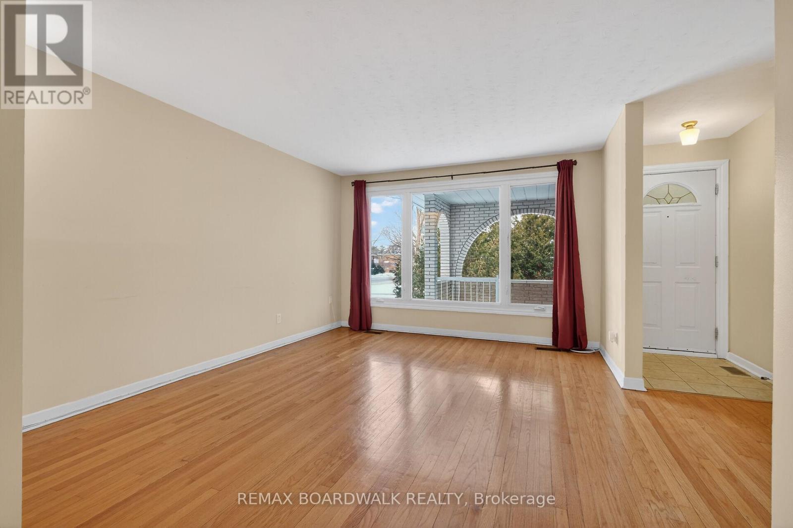 2666 Regina Street, Ottawa, ON - Indoor Photo Showing Other Room