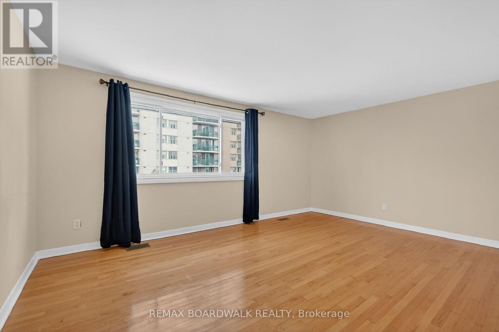 2666 Regina Street, Ottawa, ON - Indoor Photo Showing Other Room