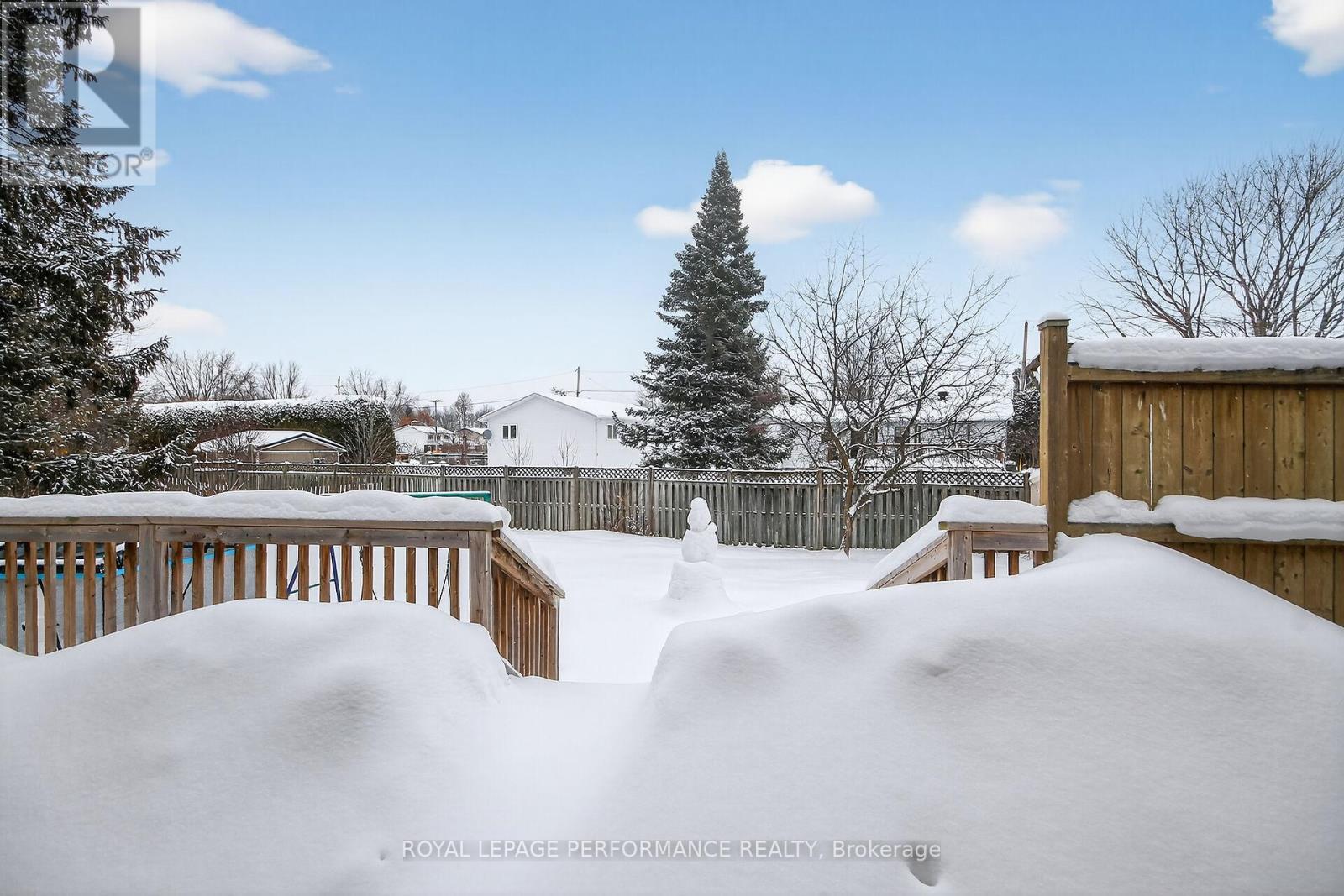 14 Gold Crescent, Russell, ON - Outdoor