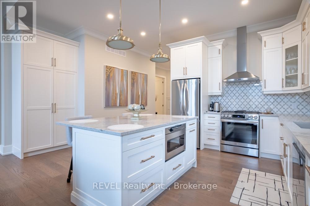 75 Millpond Road, Niagara-On-The-Lake (St. Davids), ON - Indoor Photo Showing Kitchen With Upgraded Kitchen