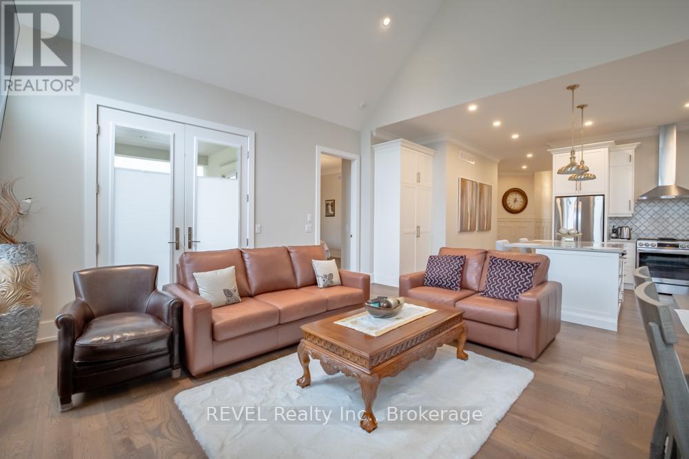 75 Millpond Road, Niagara-On-The-Lake (St. Davids), ON - Indoor Photo Showing Living Room