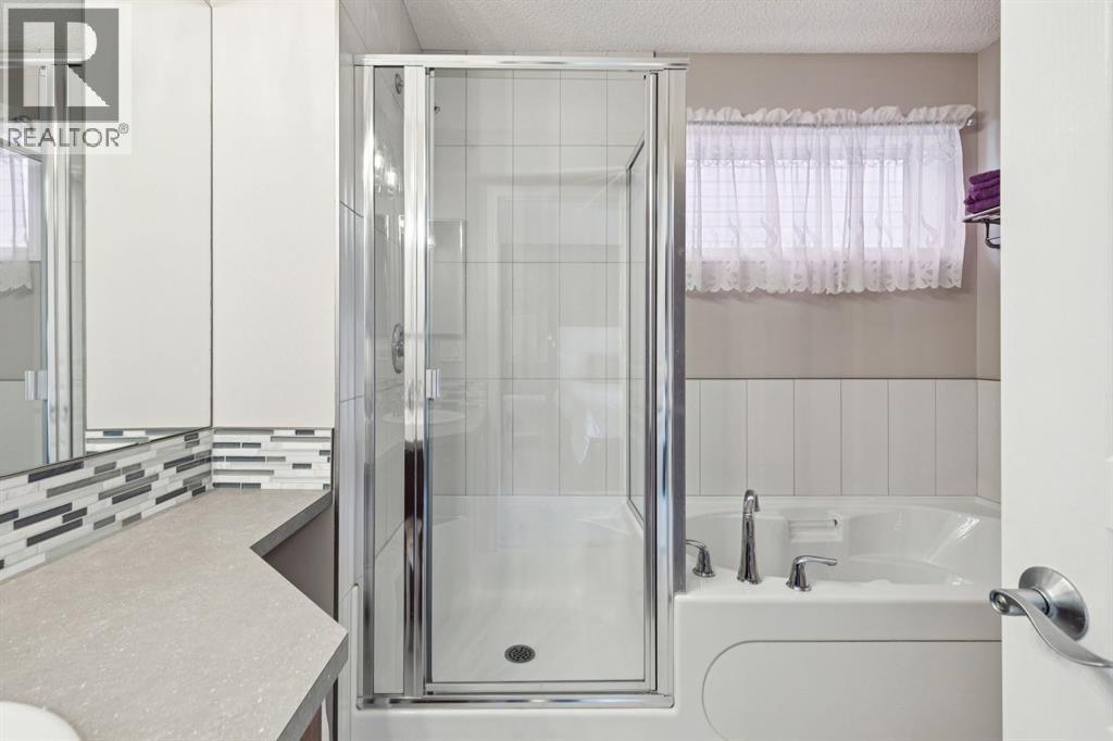 15 New Brighton Common Se, Calgary, AB - Indoor Photo Showing Bathroom