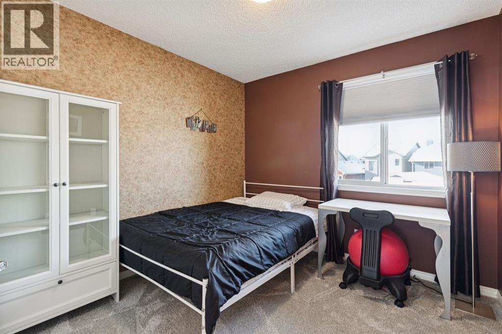 15 New Brighton Common Se, Calgary, AB - Indoor Photo Showing Bedroom