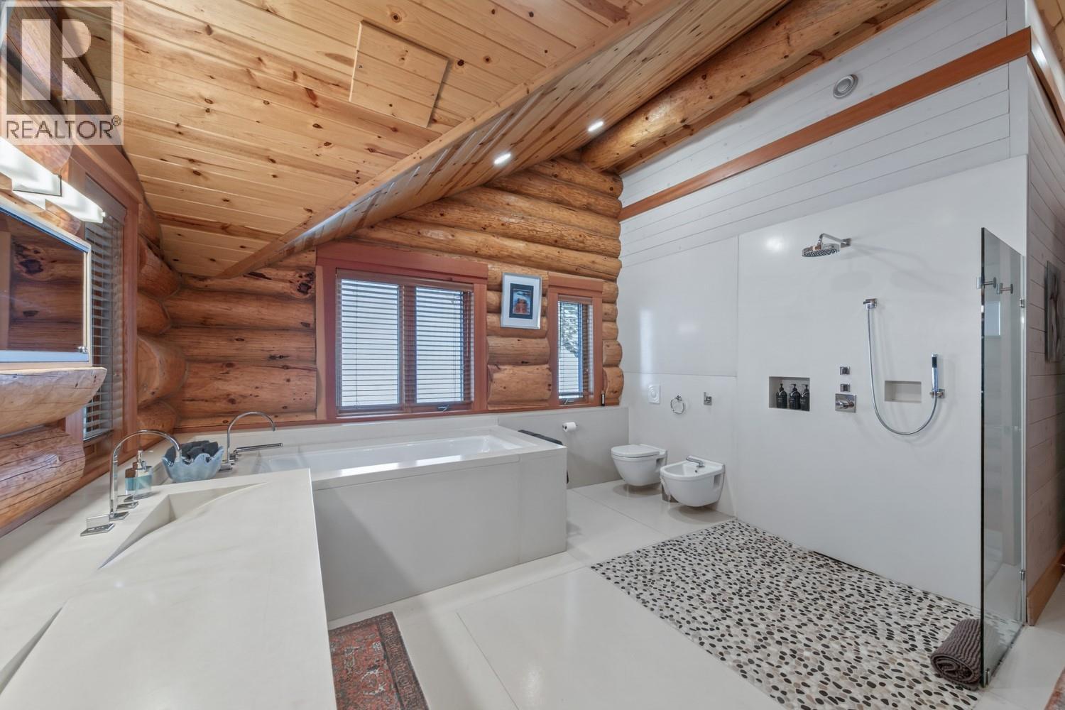 1783 Greywolf Drive, Panorama, BC - Indoor Photo Showing Bathroom